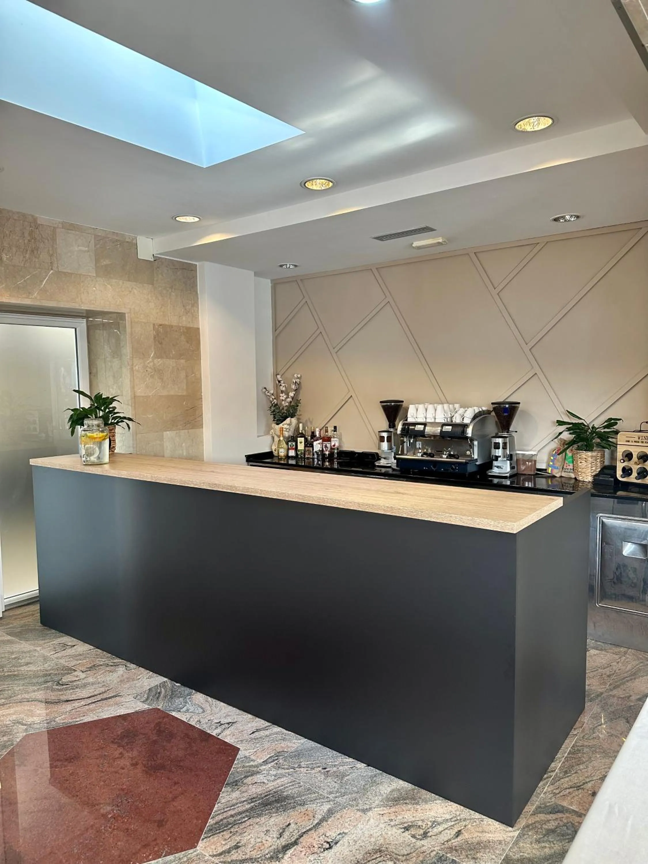 Coffee/tea facilities in Hotel Buenavista Beach House Trogir