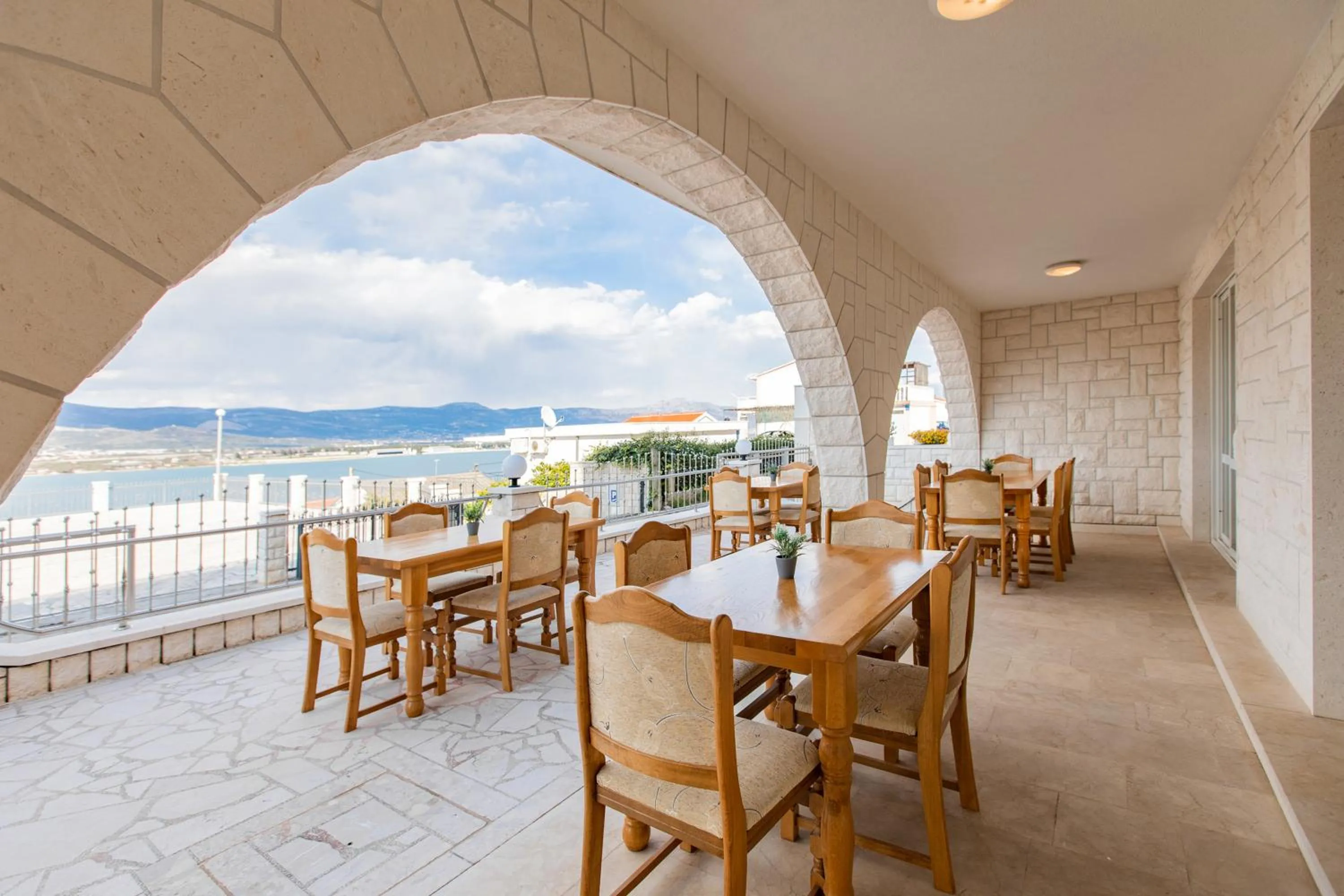 Dining area in Hotel Buenavista Beach House Trogir