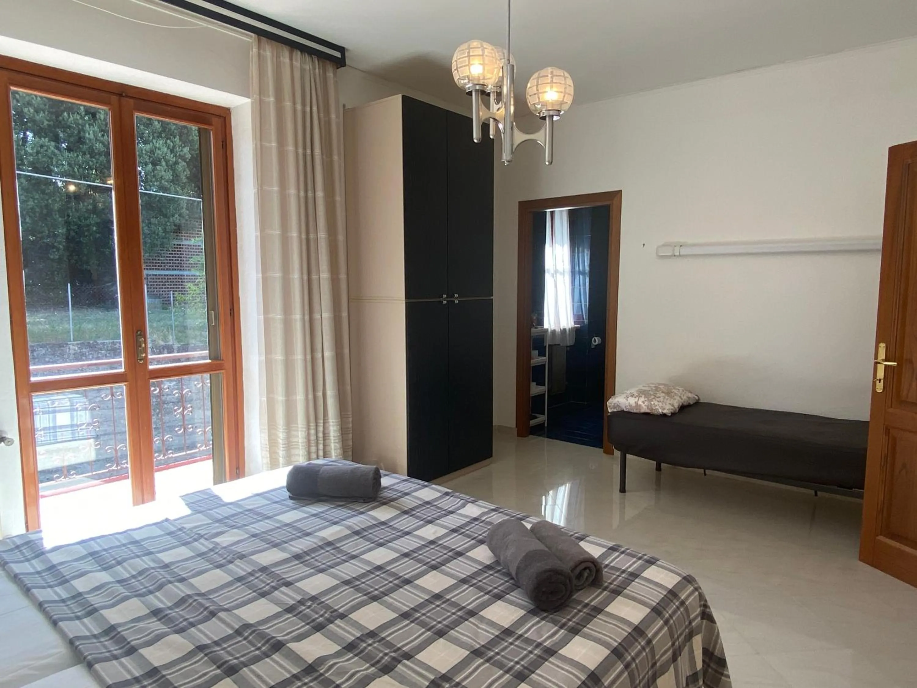 Photo of the whole room, Bed in B&B Rox e Claudia