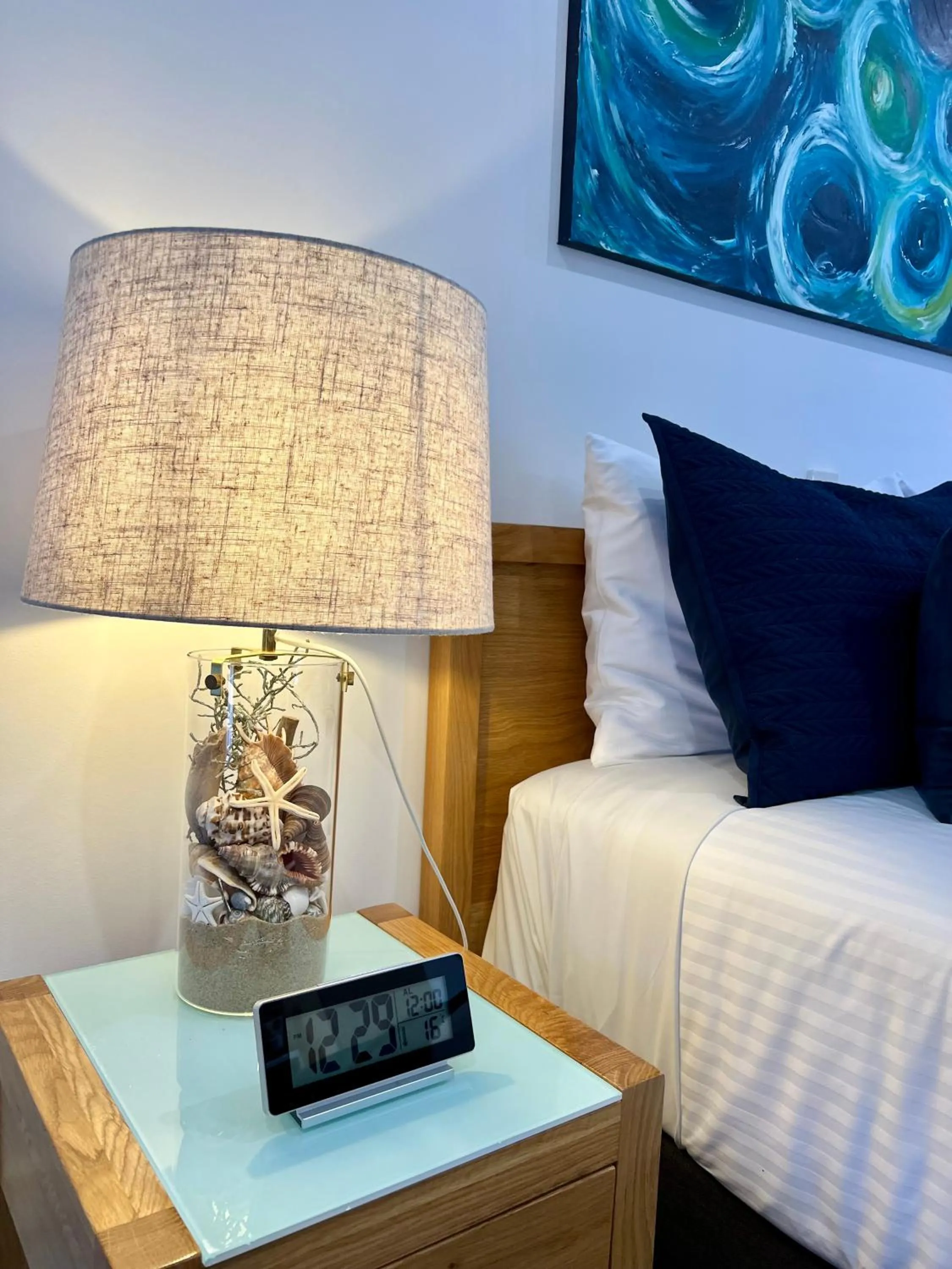 Bed in Coastal Waters Motor Inn