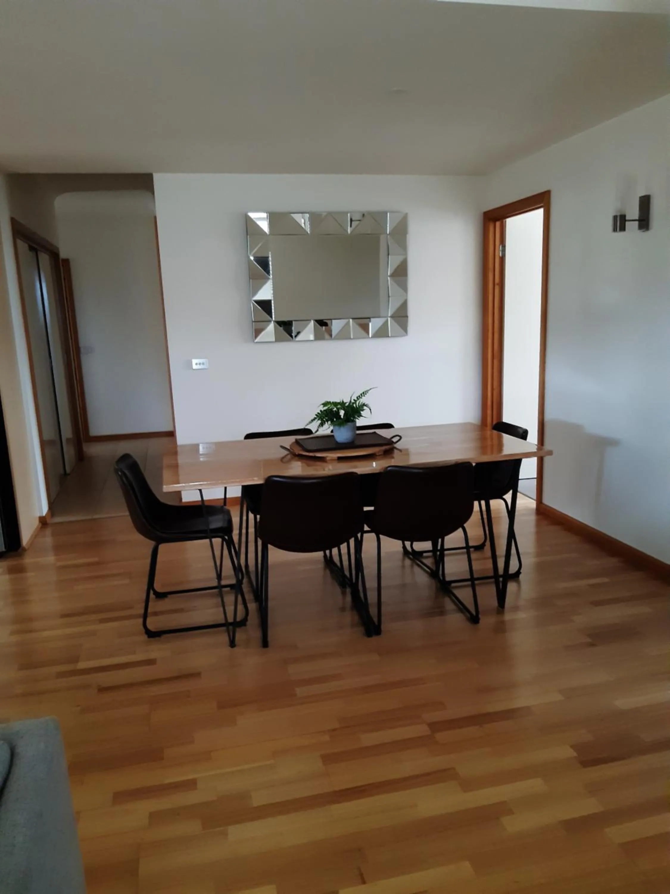 Dining area in The Lakes Apartments