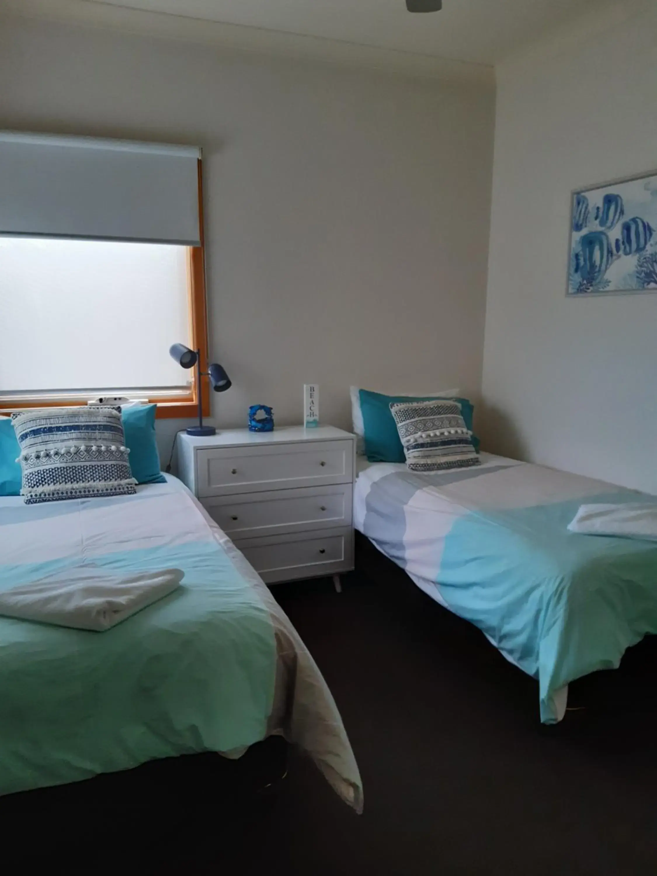 Deluxe Three-Bedroom Apartment in The Lakes Apartments Deluxe Three-Bedroom Apartment in The Lakes Apartments