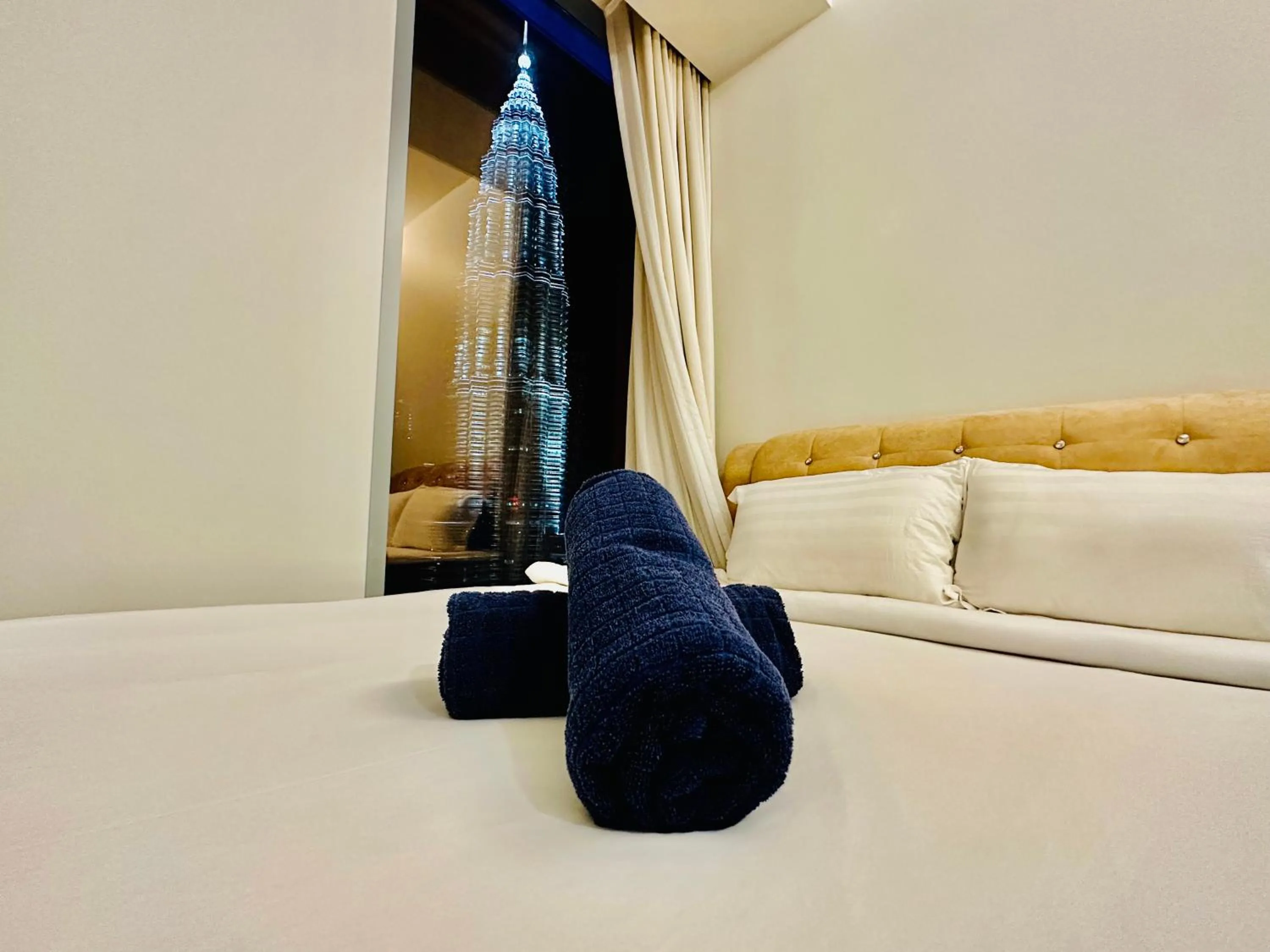 Bed in Tropicana The Residence By Klcc