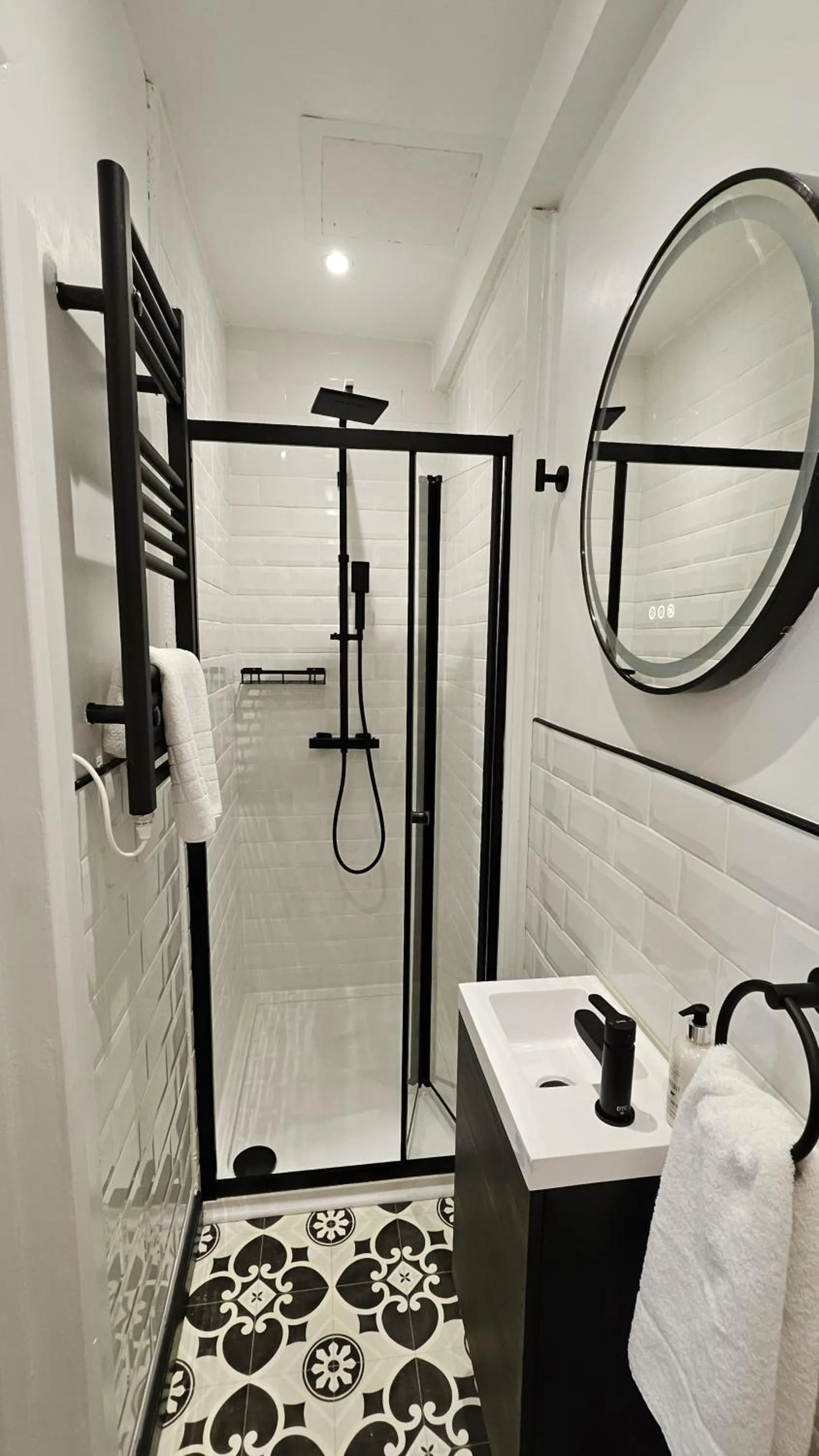 Shower in Saltwater Guest House