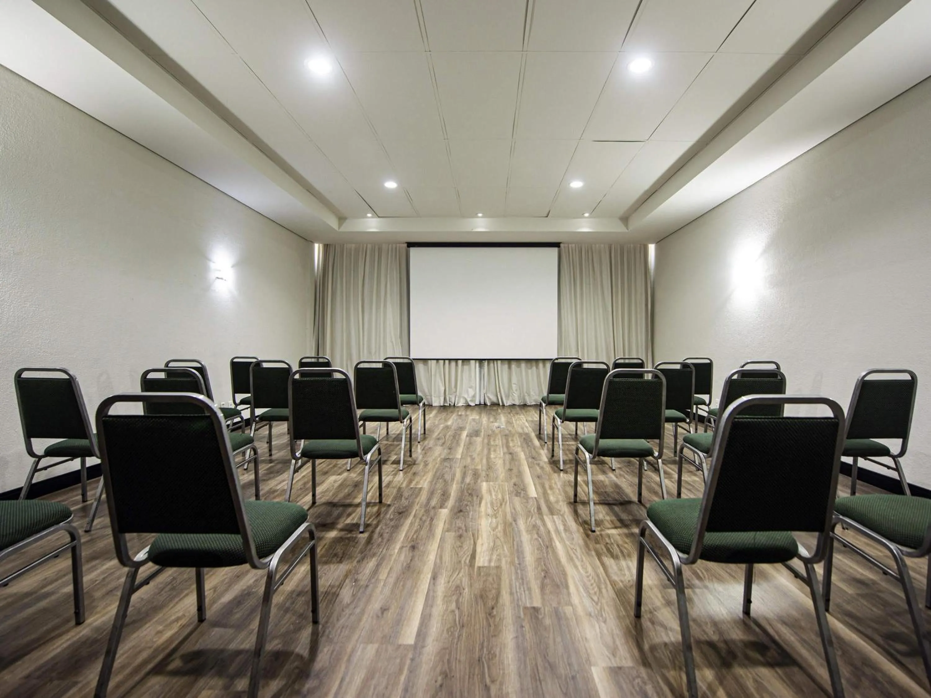 Meeting/conference room in ibis Betim