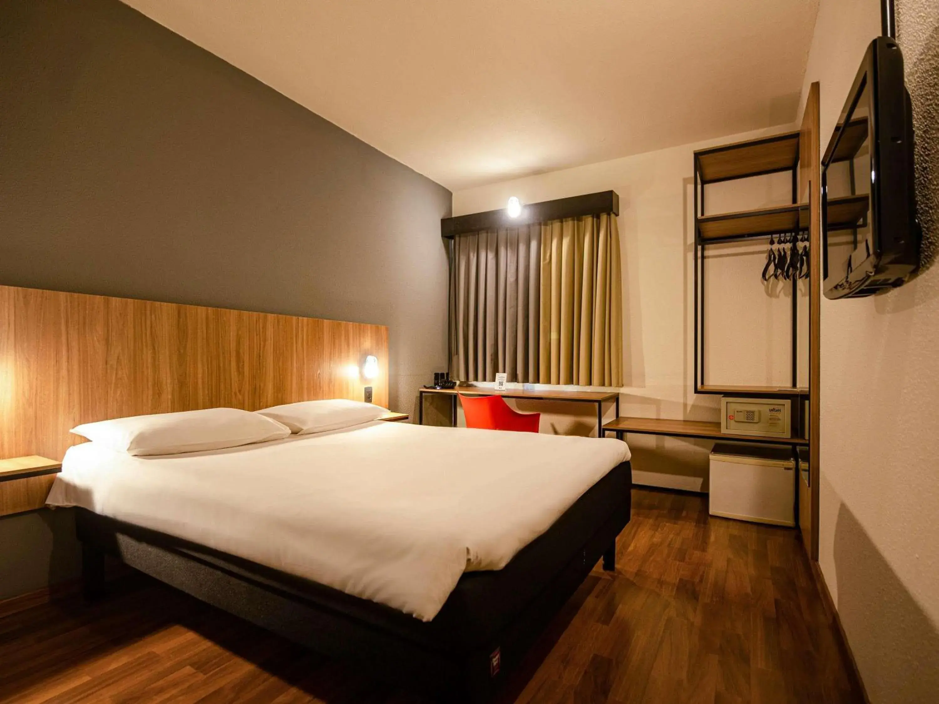 Bedroom, Bed in ibis Betim Bedroom, Bed in ibis Betim