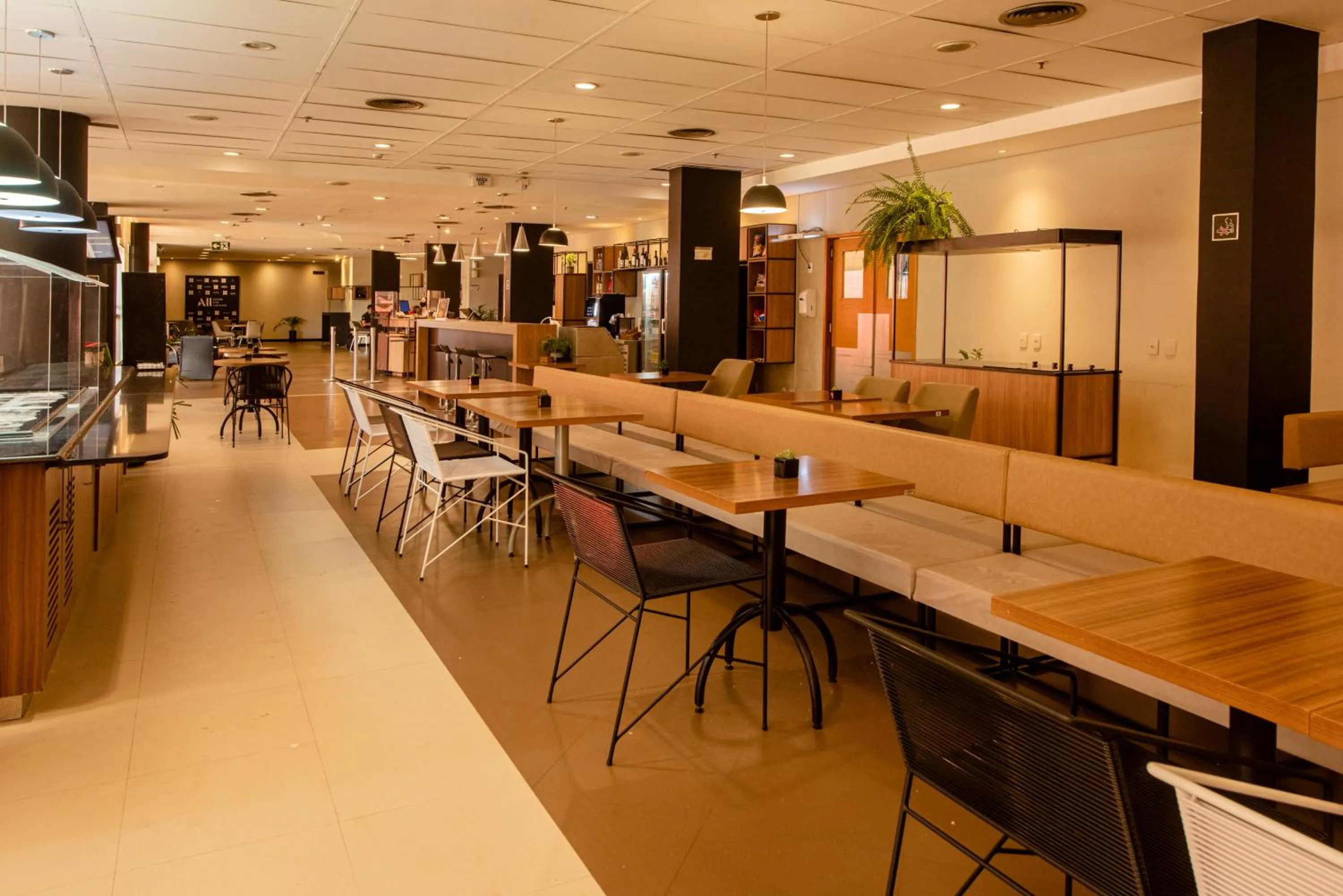 Restaurant/places to eat in ibis Betim