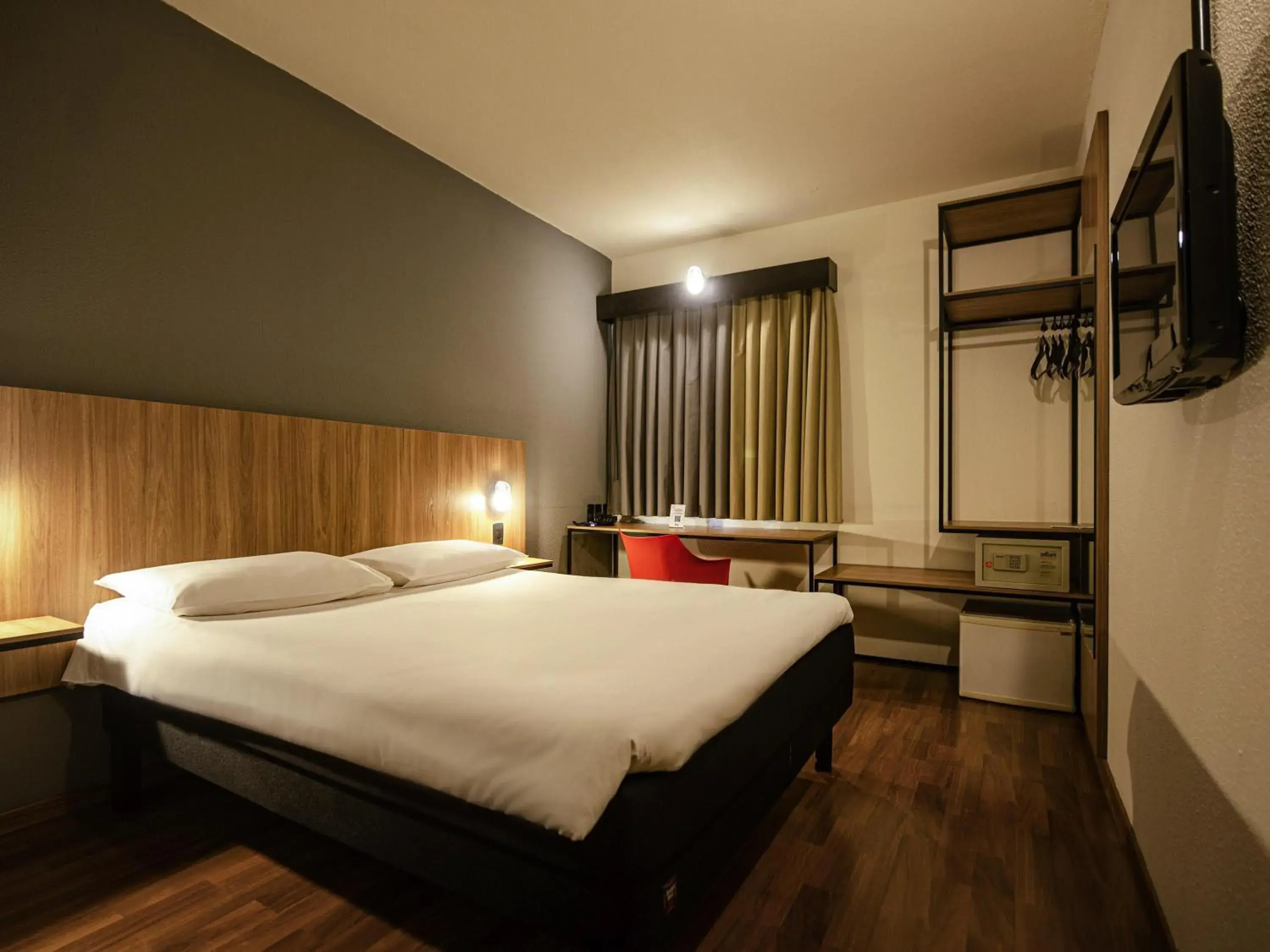 Bedroom, Bed in ibis Betim Bedroom, Bed in ibis Betim