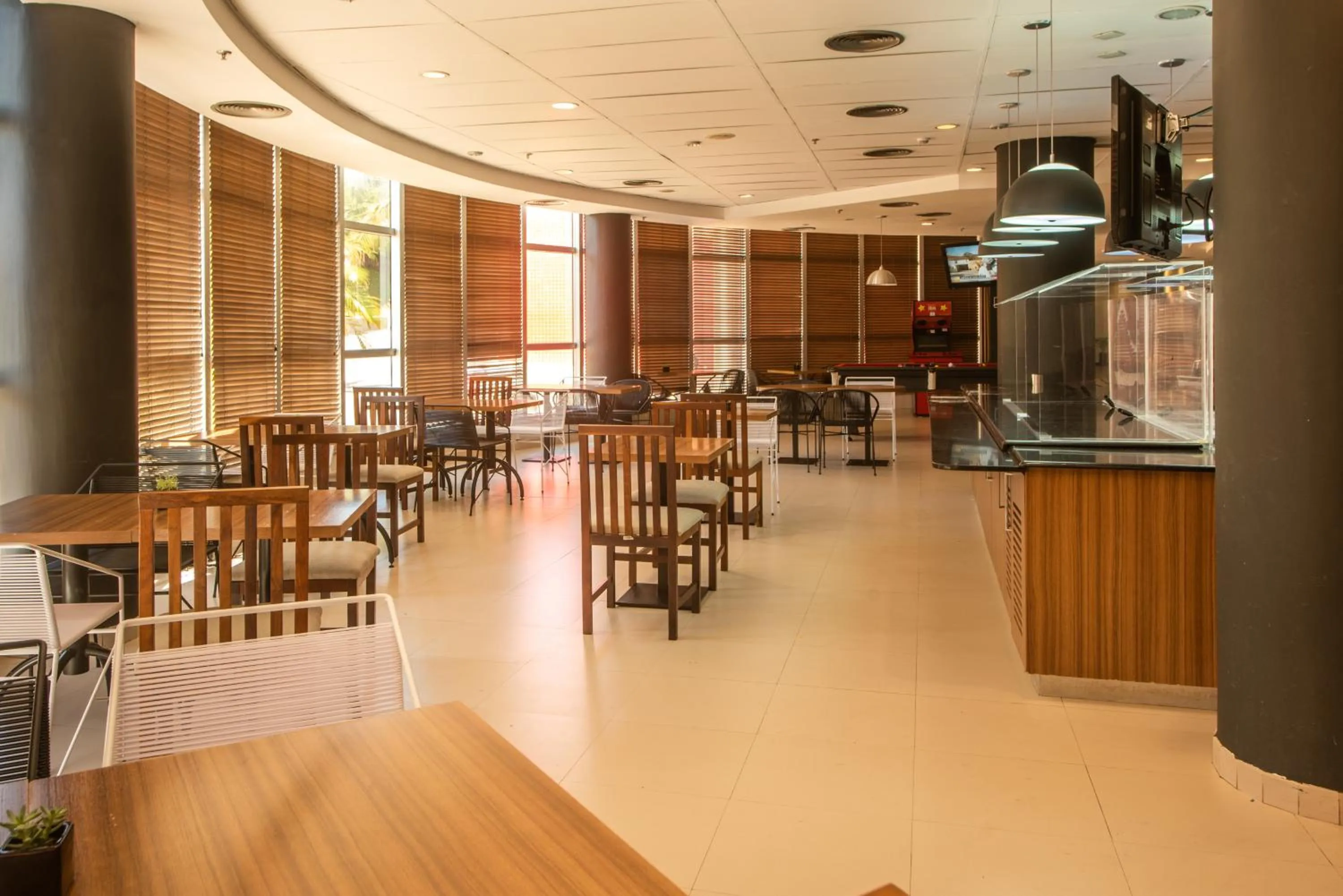 Restaurant/places to eat in ibis Betim