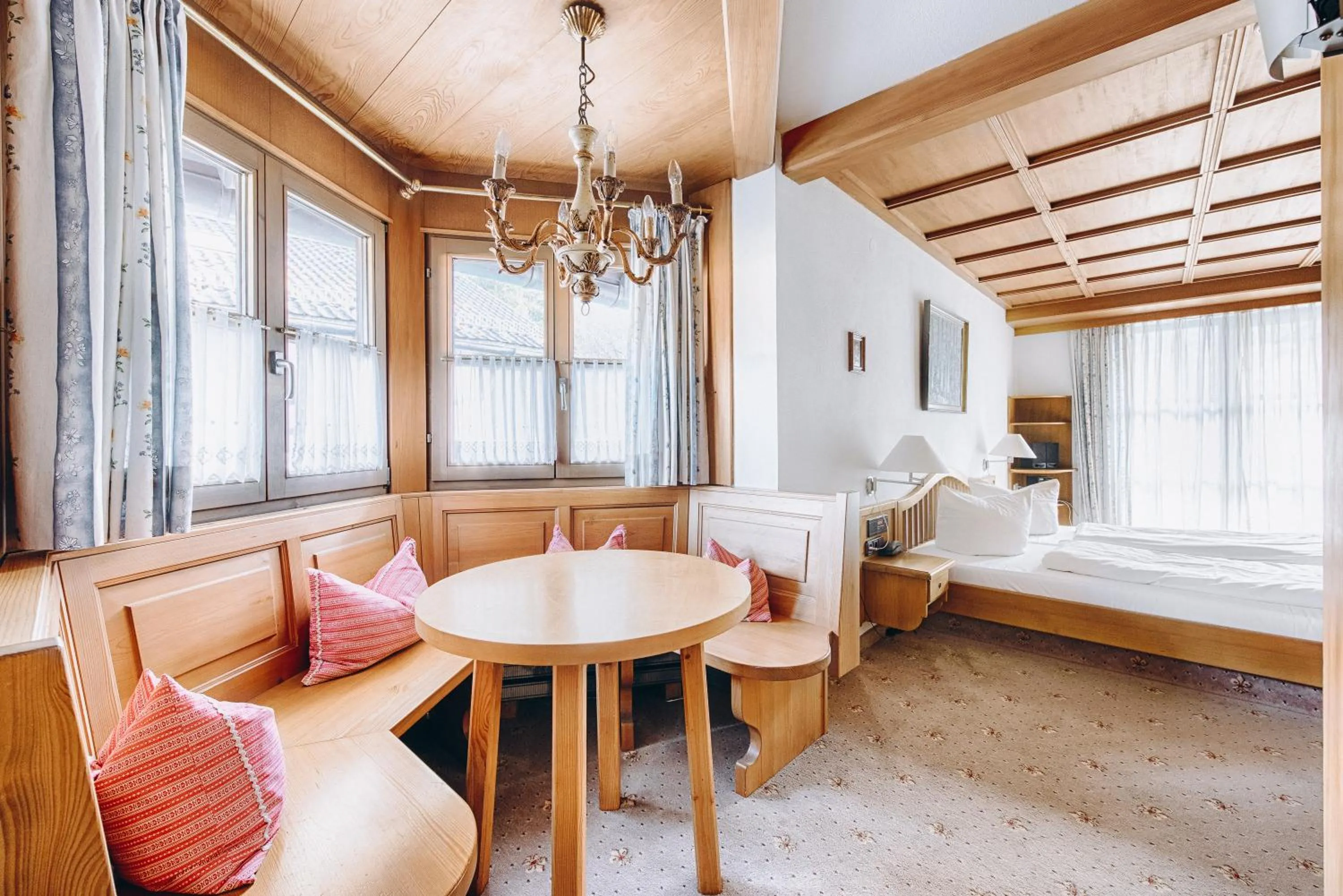 Photo of the whole room, Bed in Hotel Garni Nuss