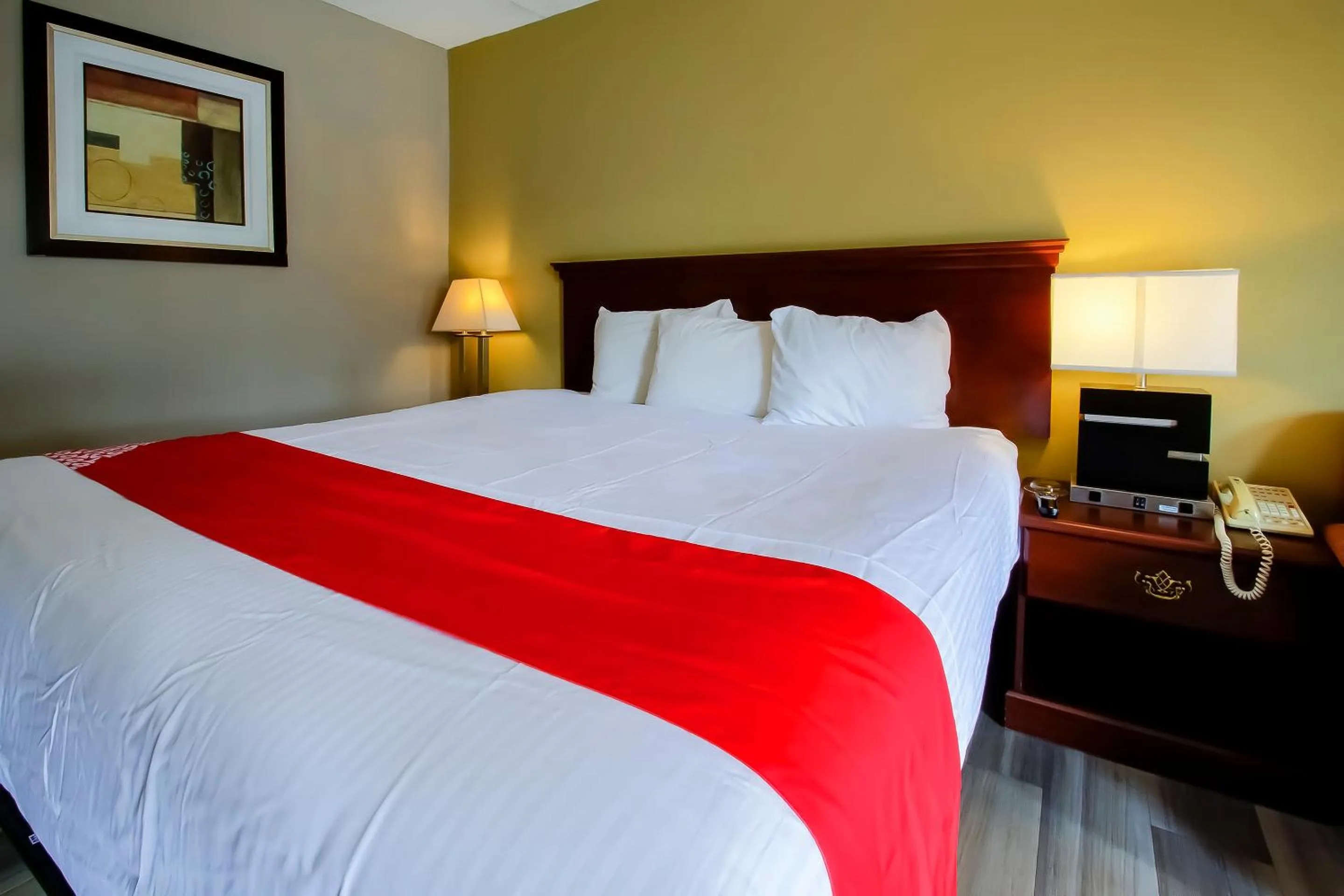 Bedroom, Bed in Cypress Inn & Suites Washington by OYO