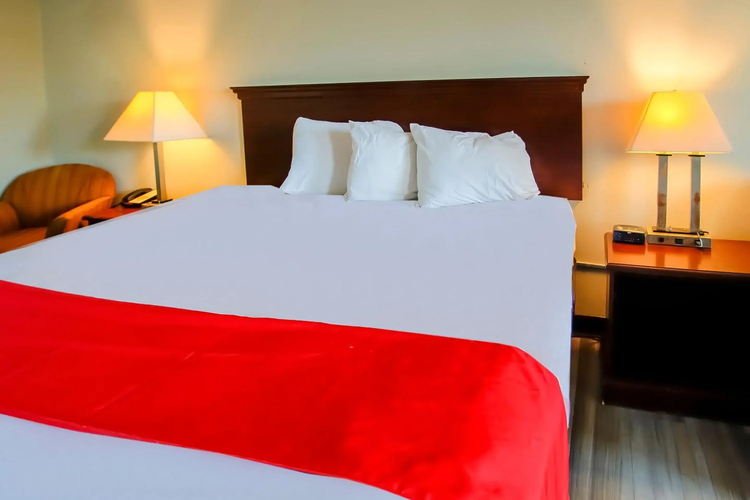 Bedroom, Bed in Cypress Inn & Suites Washington by OYO Bedroom, Bed in Cypress Inn & Suites Washington by OYO