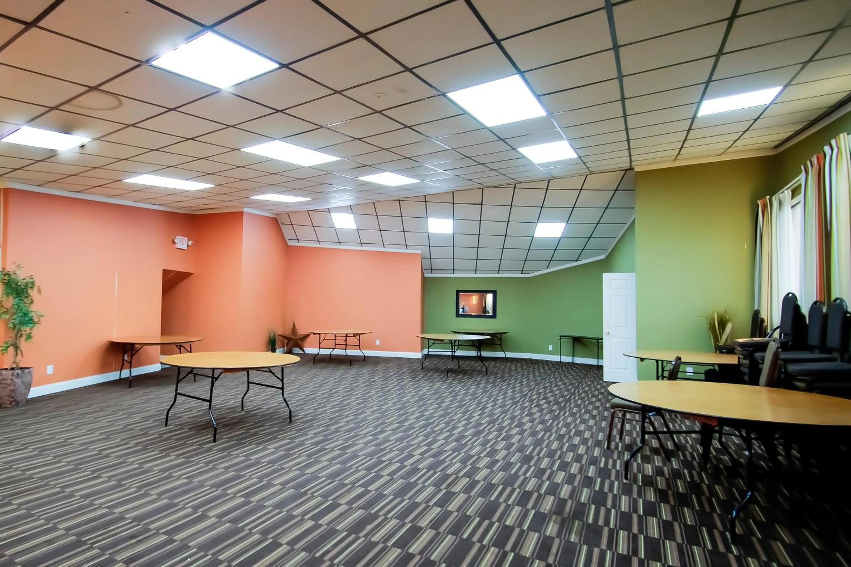 Business facilities in Cypress Inn & Suites Washington by OYO