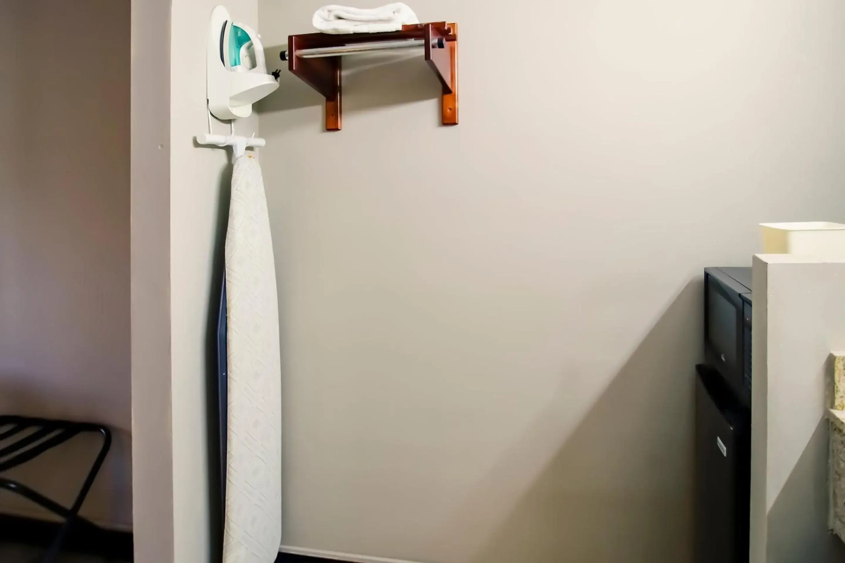 Bathroom in Cypress Inn & Suites Washington by OYO Bathroom in Cypress Inn & Suites Washington by OYO