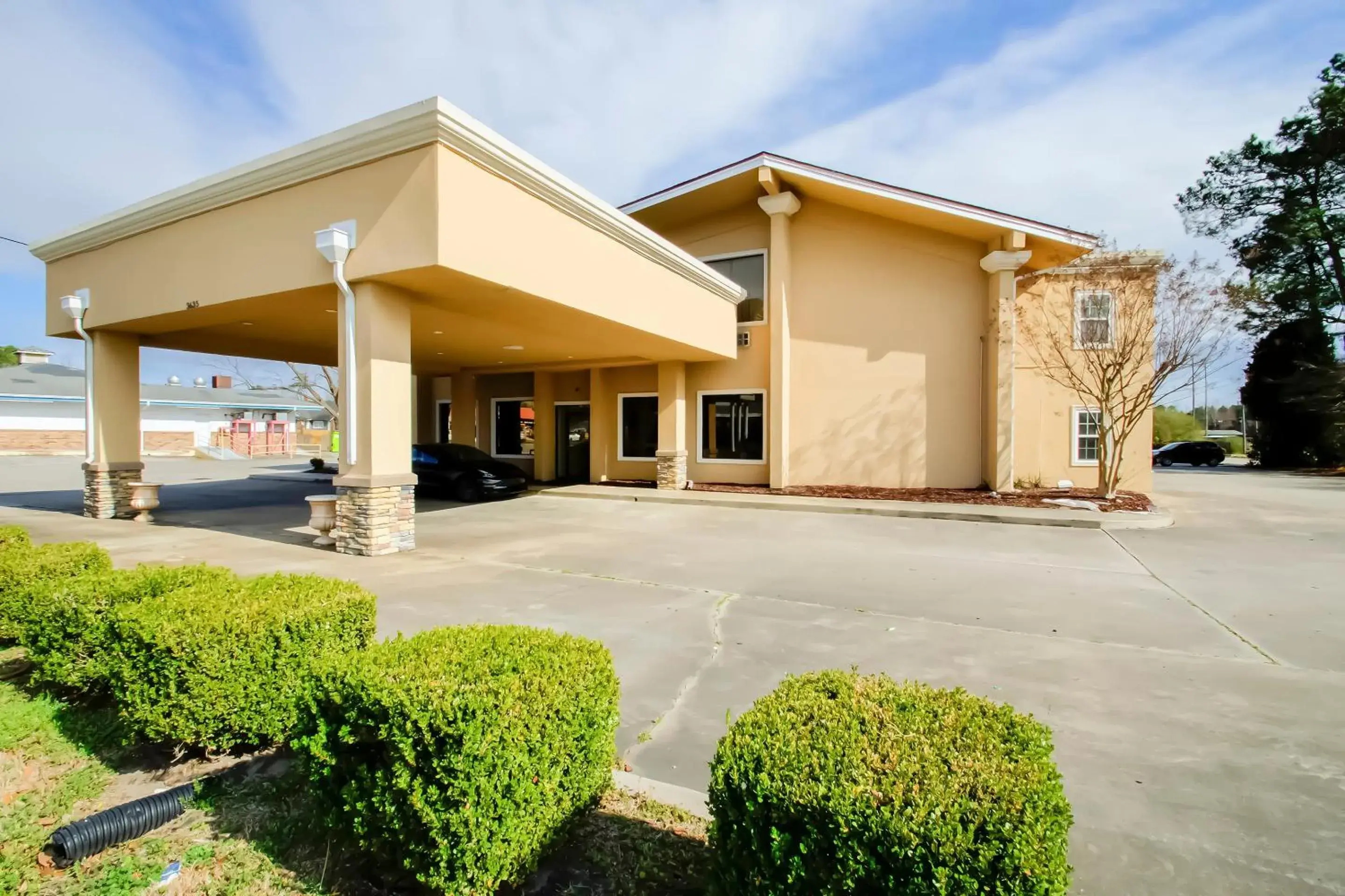 Facade/entrance in Cypress Inn & Suites Washington by OYO Facade/entrance in Cypress Inn & Suites Washington by OYO