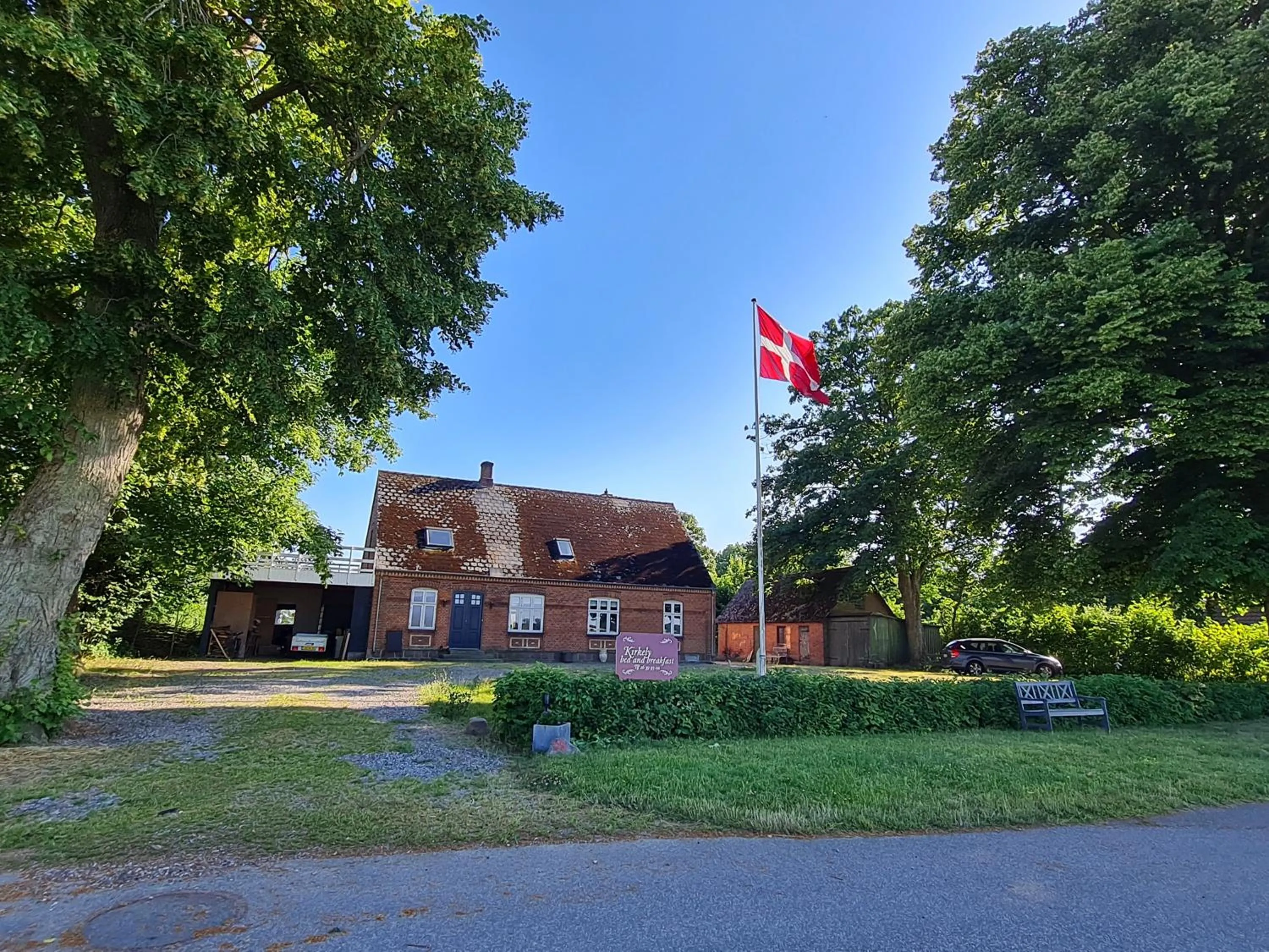 Property building in KirkeLy Bed and Breakfast