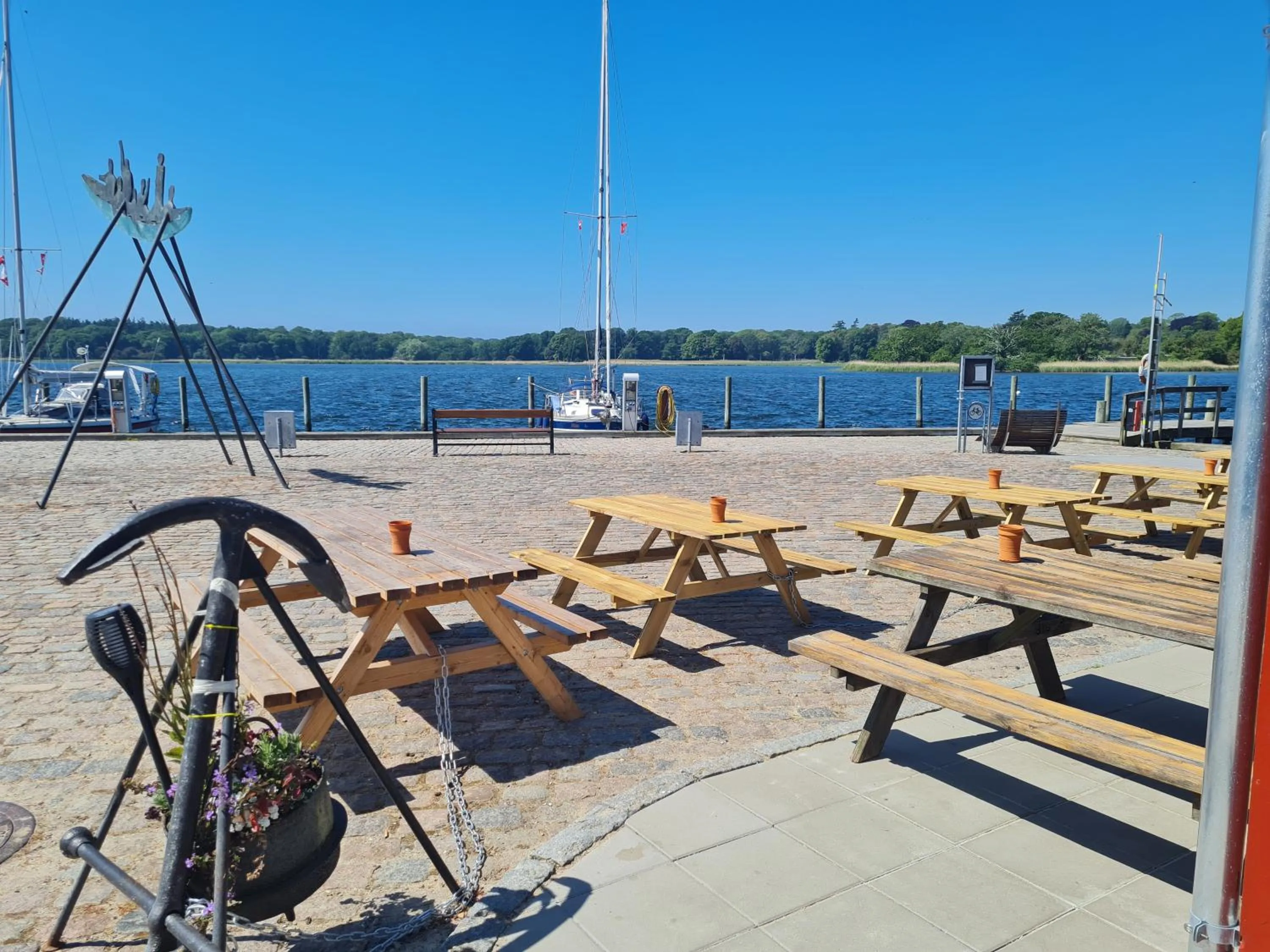 Restaurant/places to eat in KirkeLy Bed and Breakfast