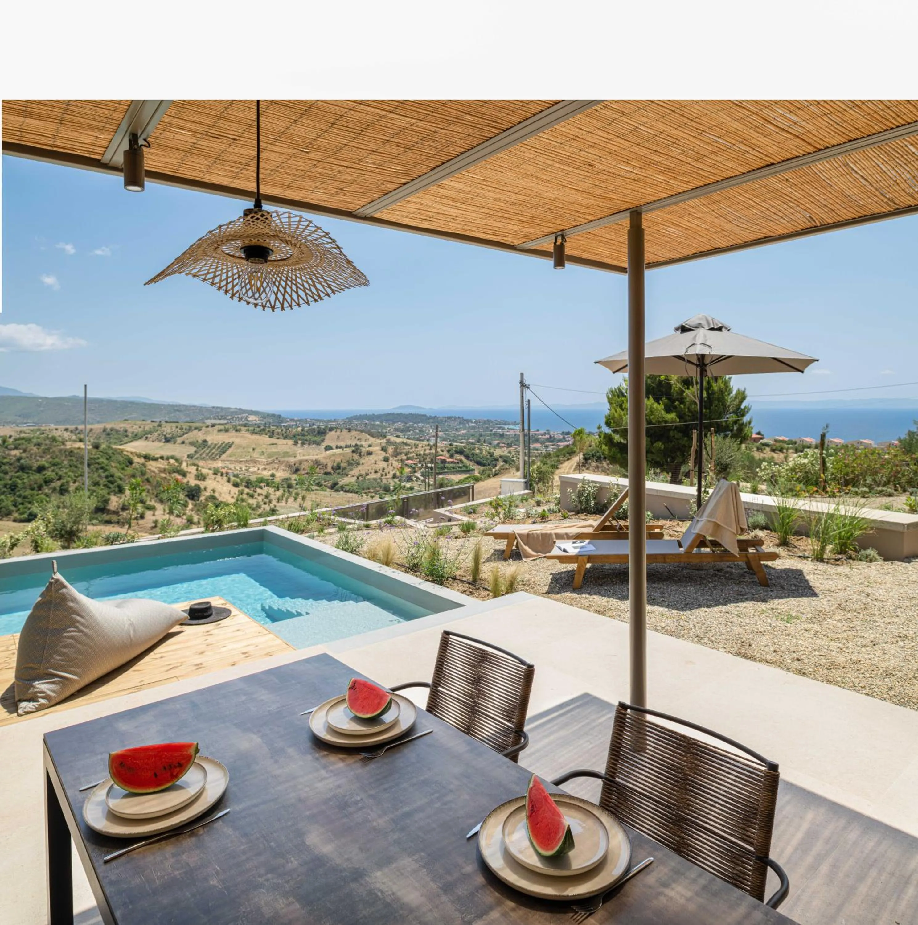 Pool view in Etheres