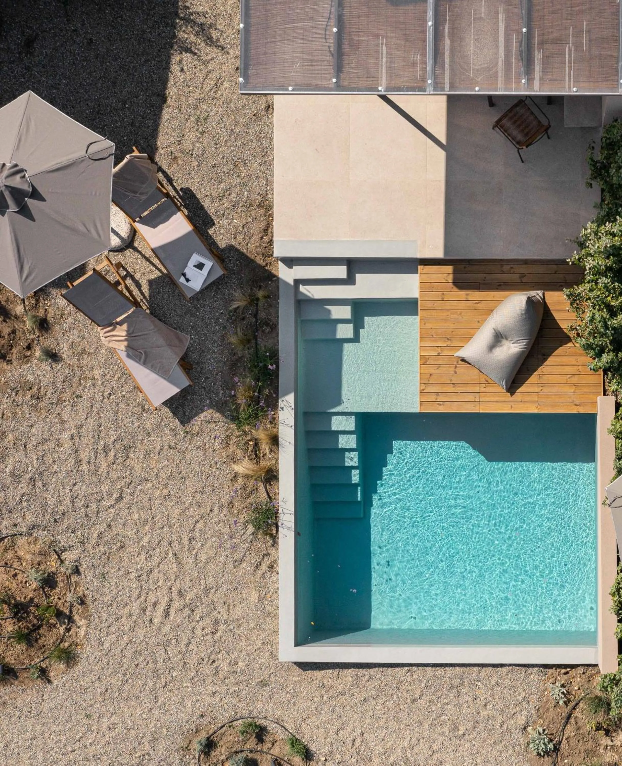 Swimming pool in Etheres