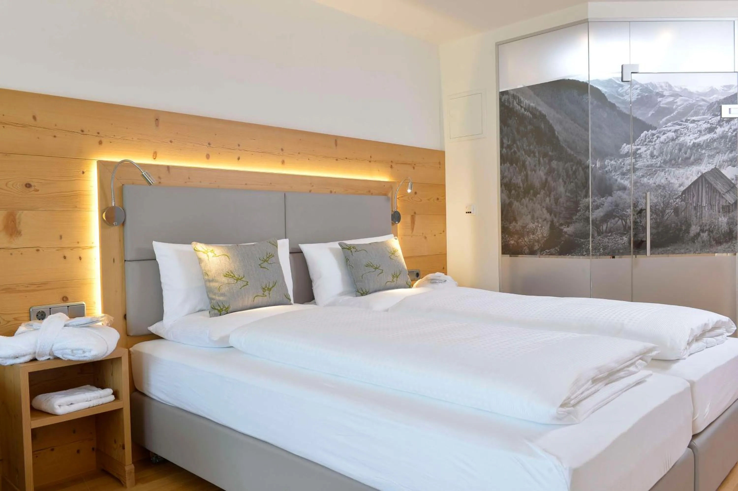 Bedroom, Bed in Alpenhof Oberstdorf Hotel & SPA, Signature Collection by BW