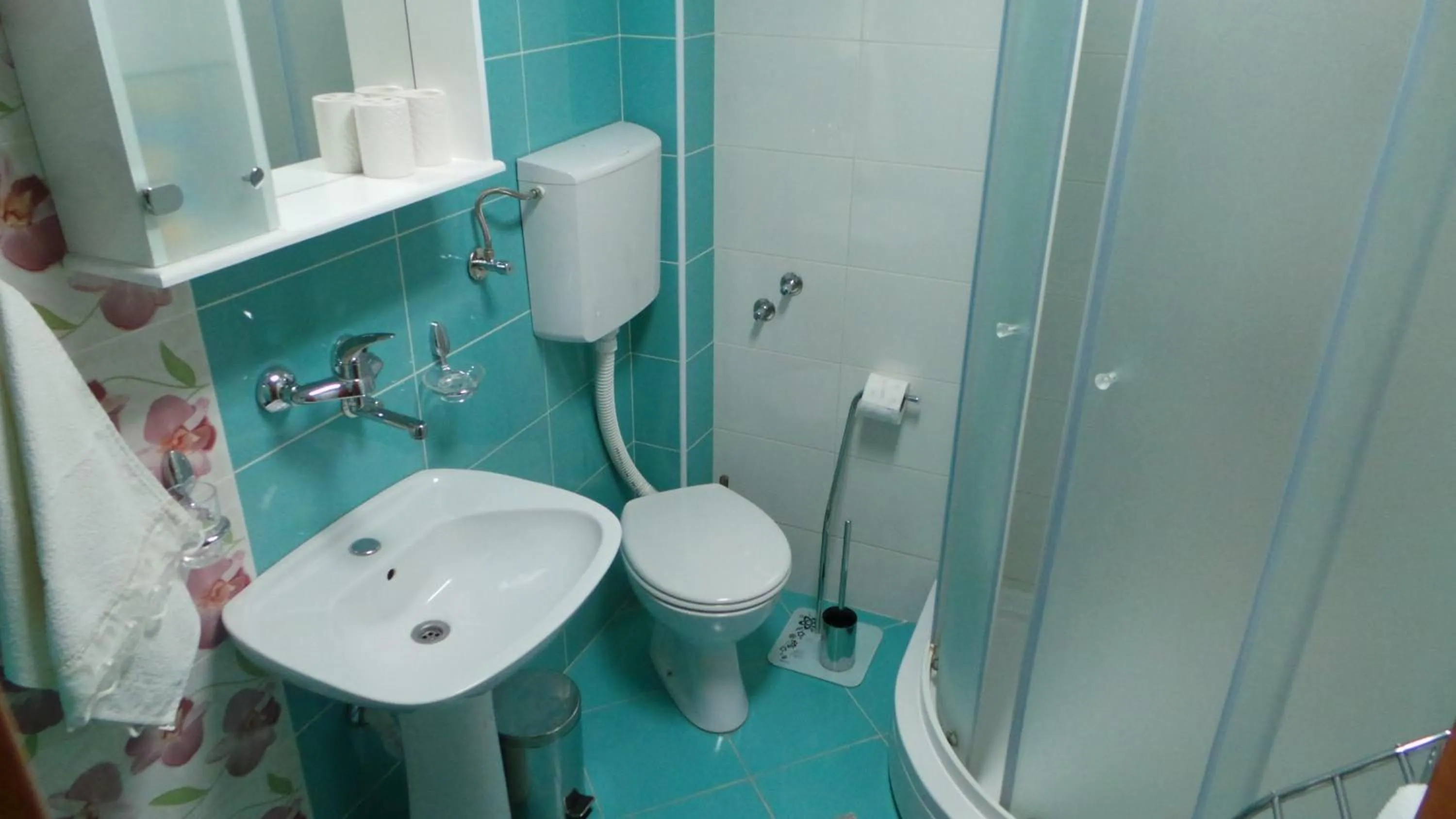 Bathroom in El Mar Apartments