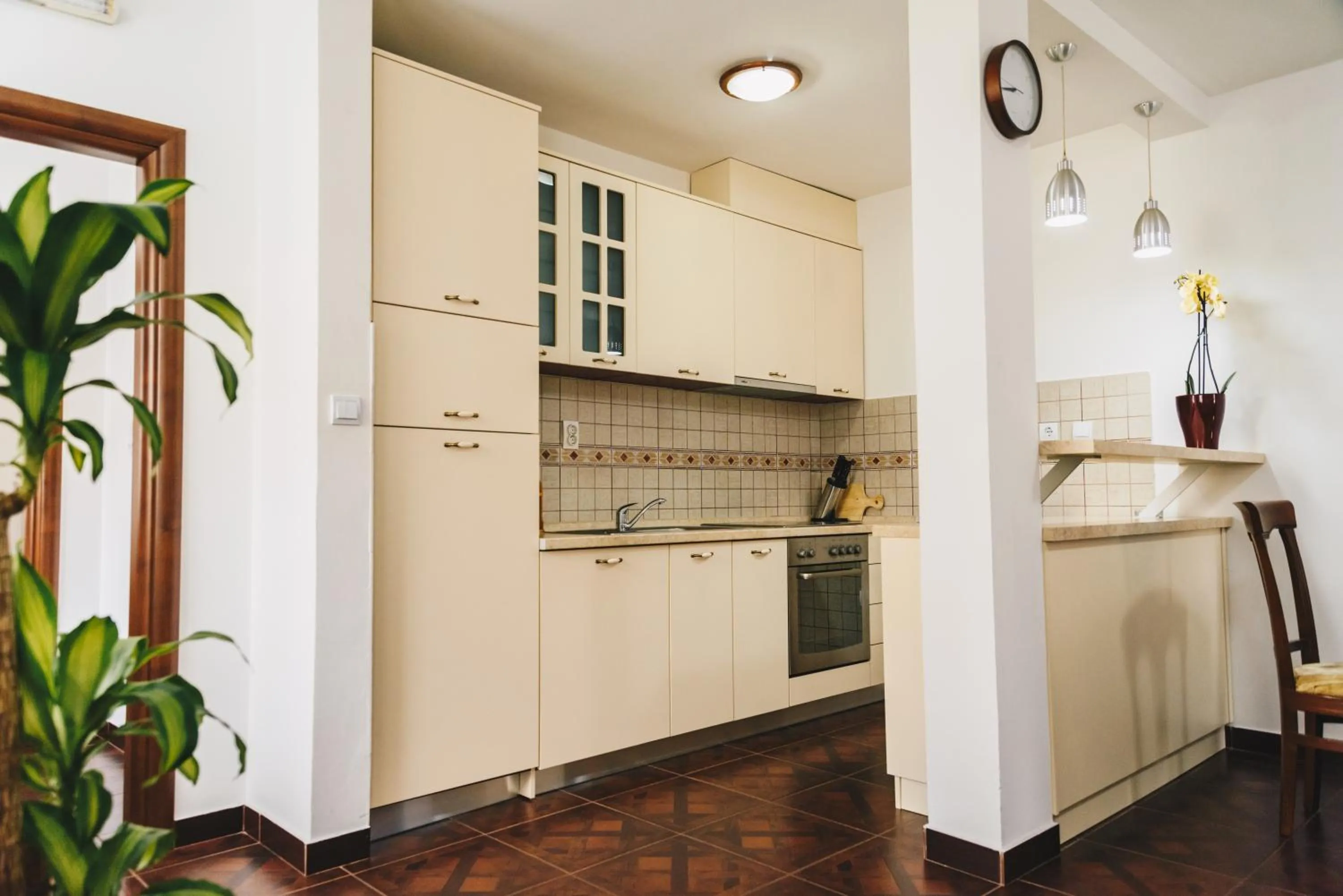 Kitchen or kitchenette in El Mar Apartments
