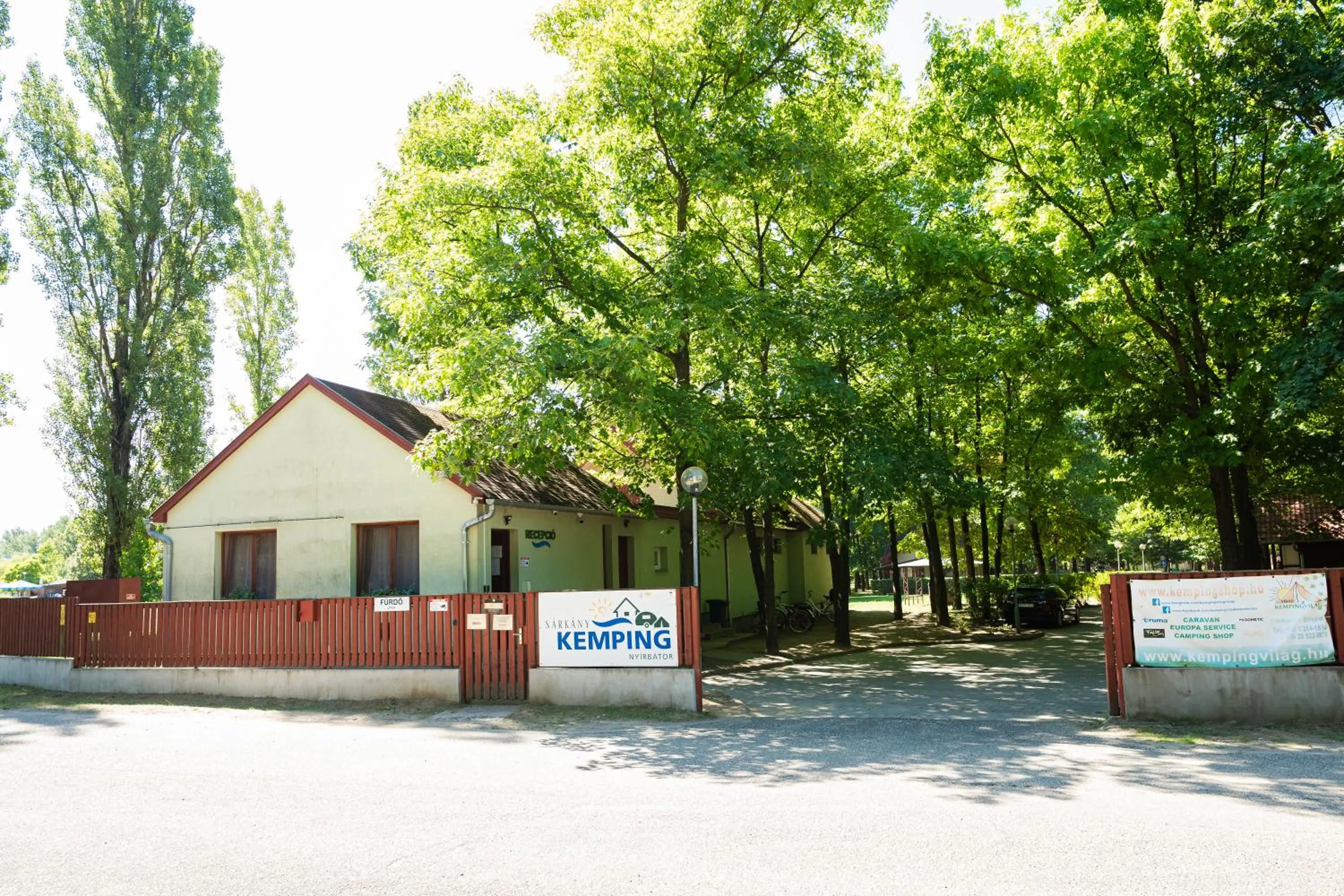 Sárkány Apartman és Kemping
