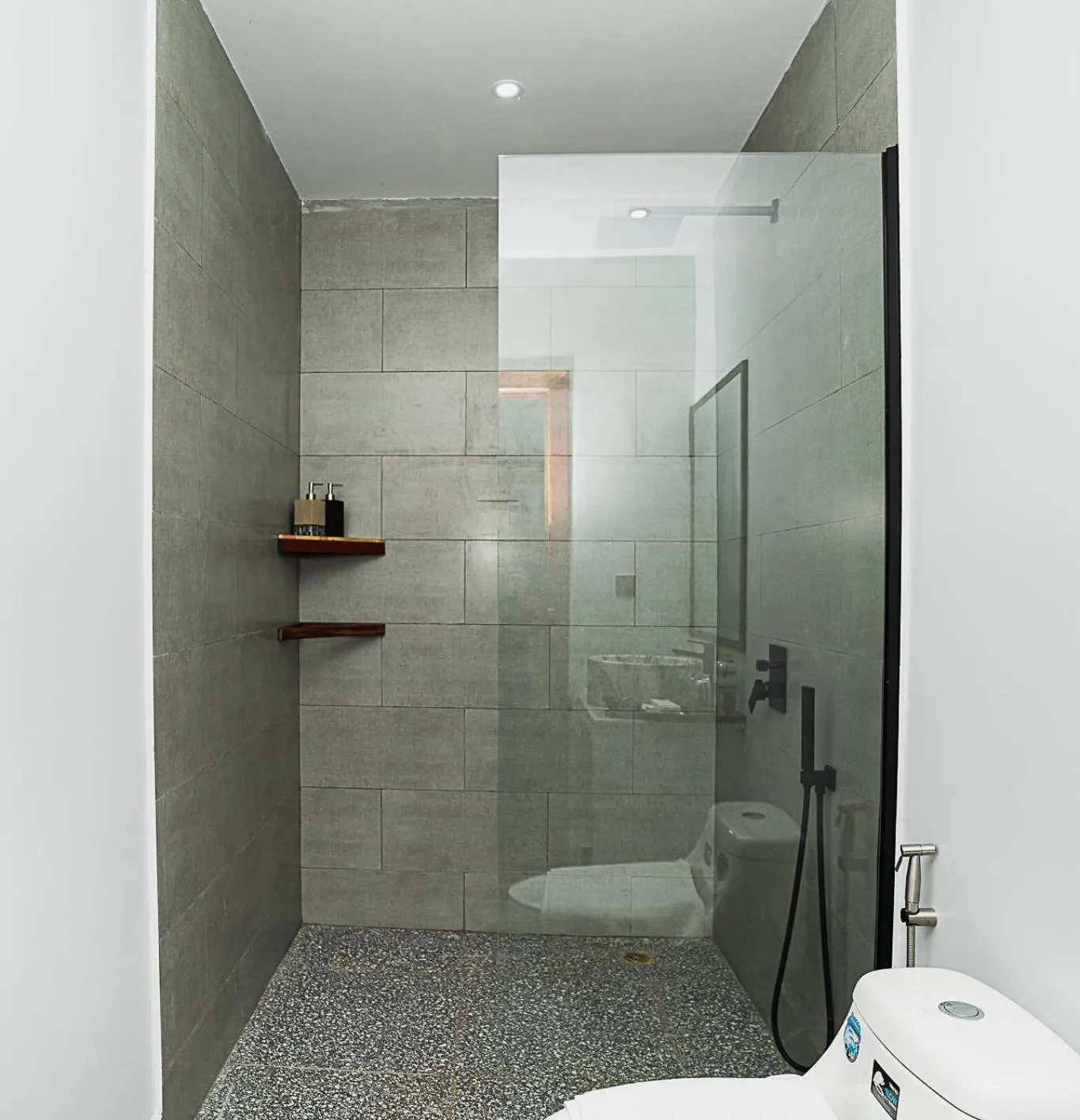 Shower in Kampot Sweet Boutique