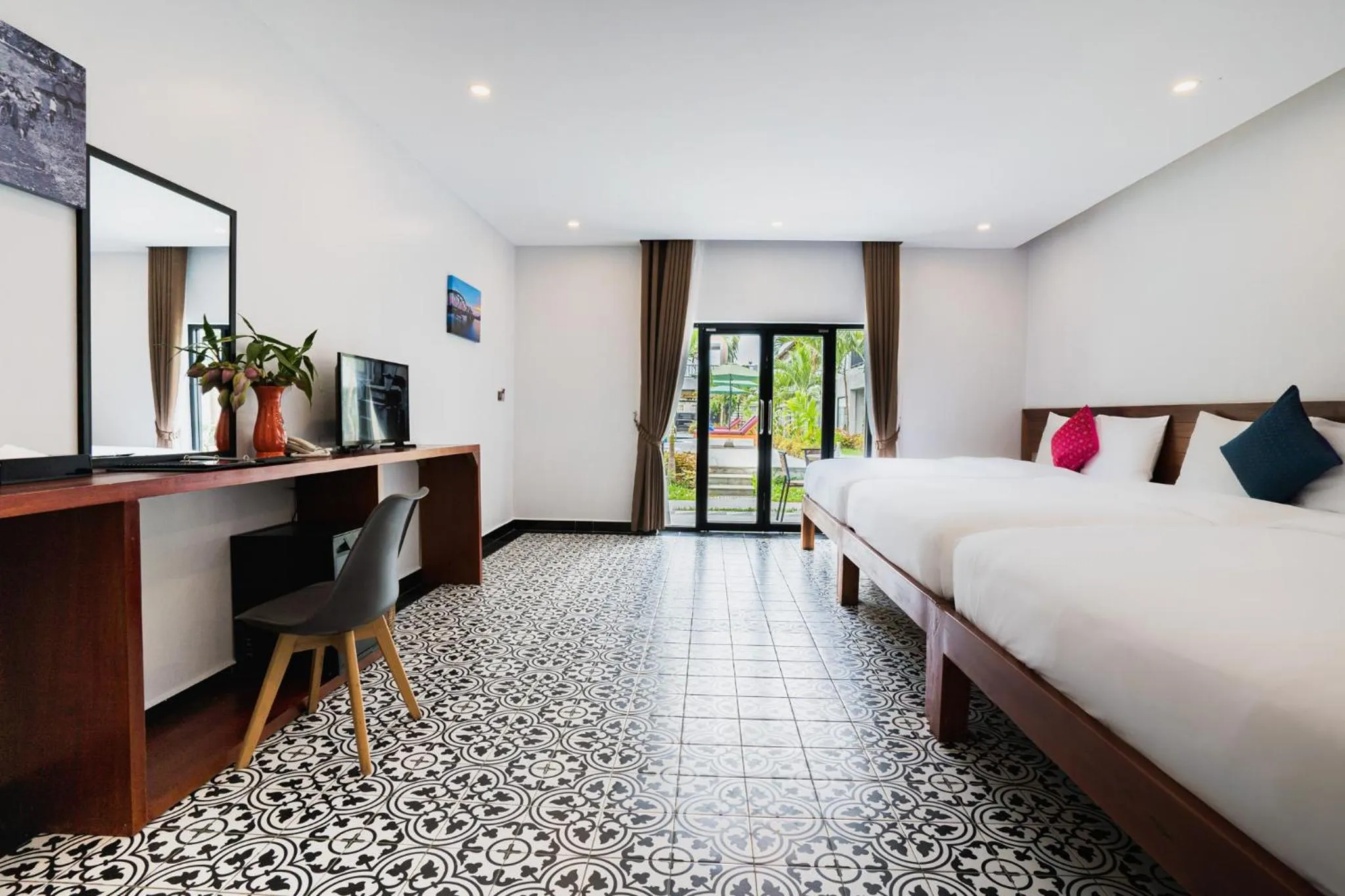 View (from property/room), Bed in Kampot Sweet Boutique