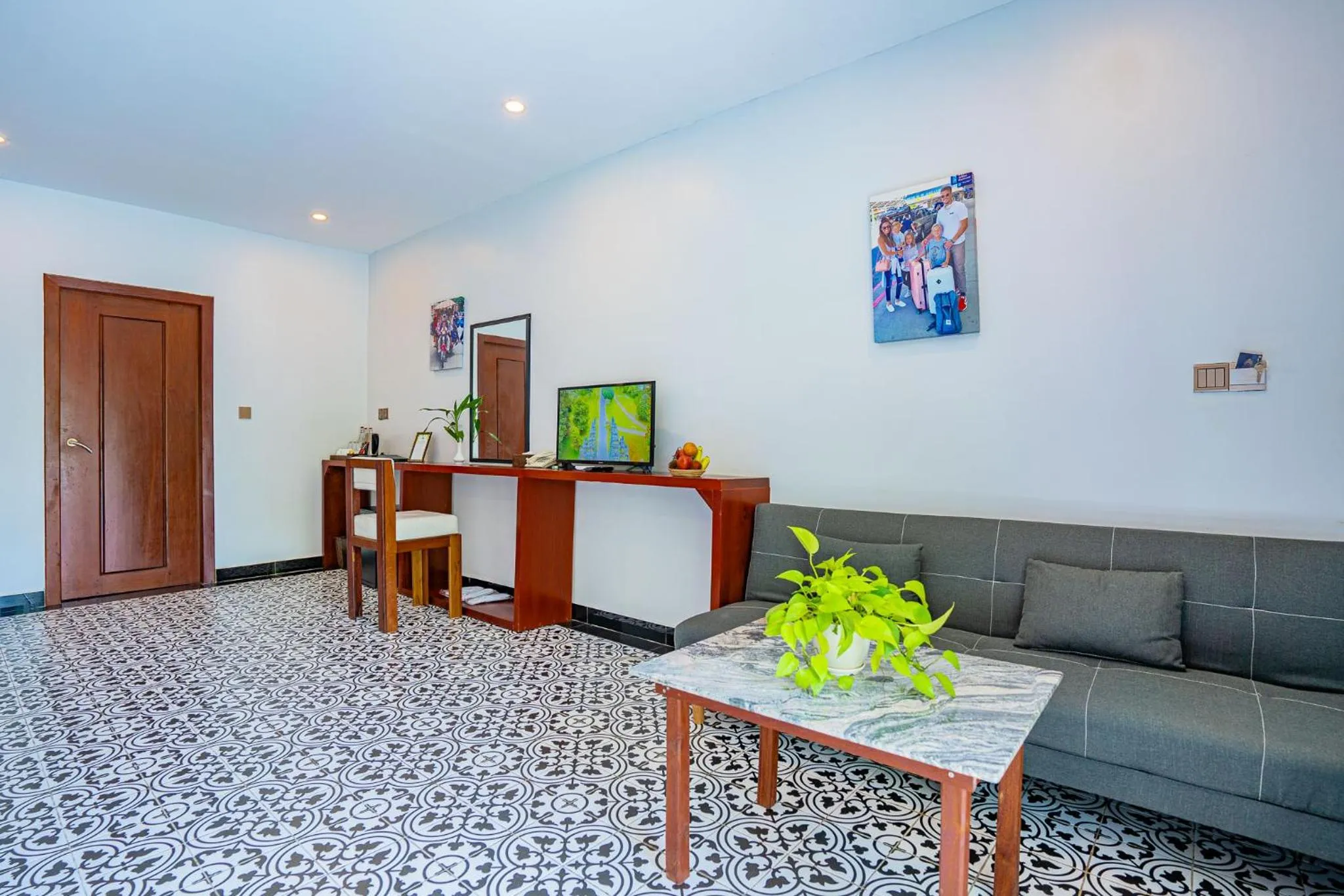 TV and multimedia in Kampot Sweet Boutique