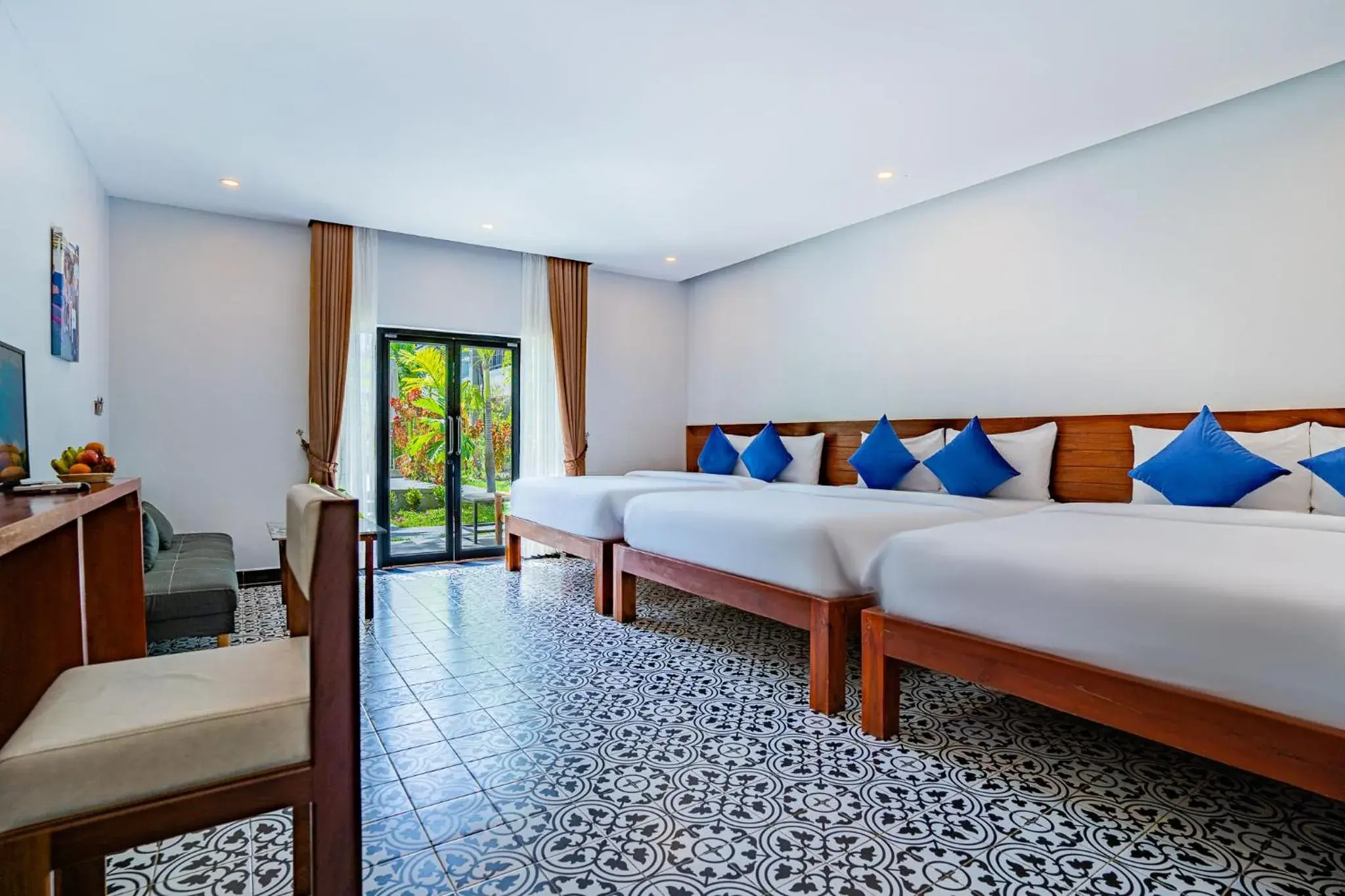 Family Triple Beds with Pool Access - Free Shuttle to Town in Kampot Sweet Boutique Family Triple Beds with Pool Access - Free Shuttle to Town in Kampot Sweet Boutique