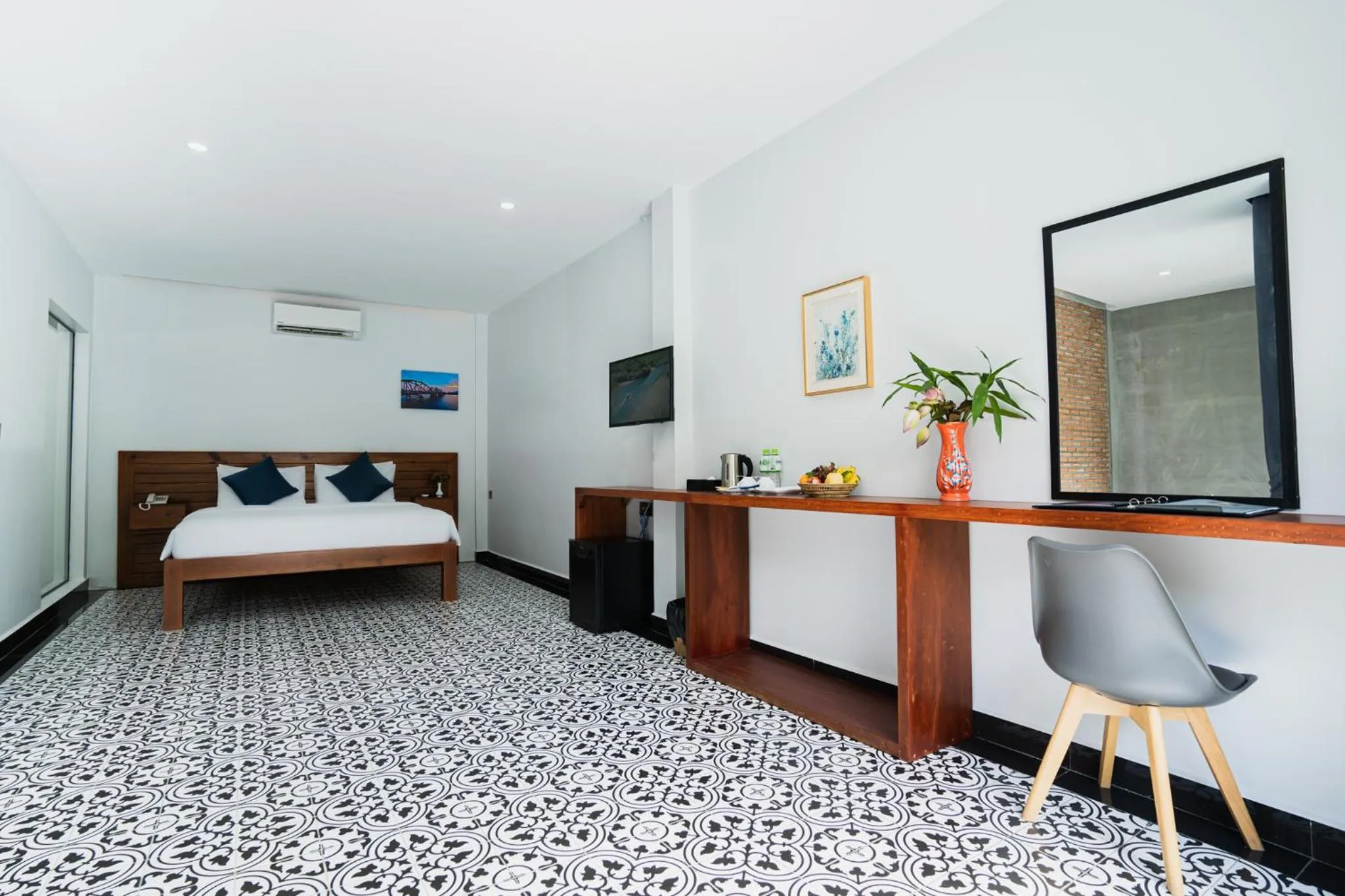 View (from property/room), Bed in Kampot Sweet Boutique