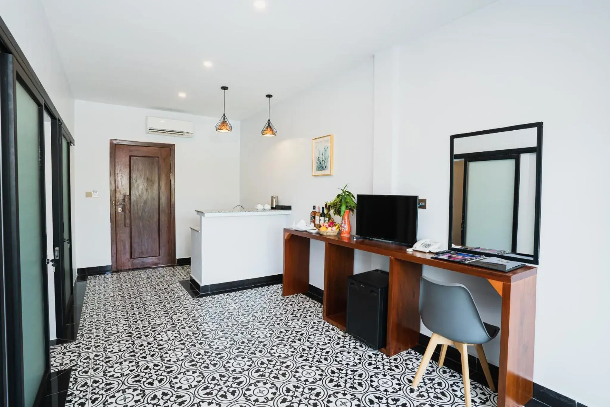 Family Room - Free Shuttle to Town in Kampot Sweet Boutique Family Room - Free Shuttle to Town in Kampot Sweet Boutique