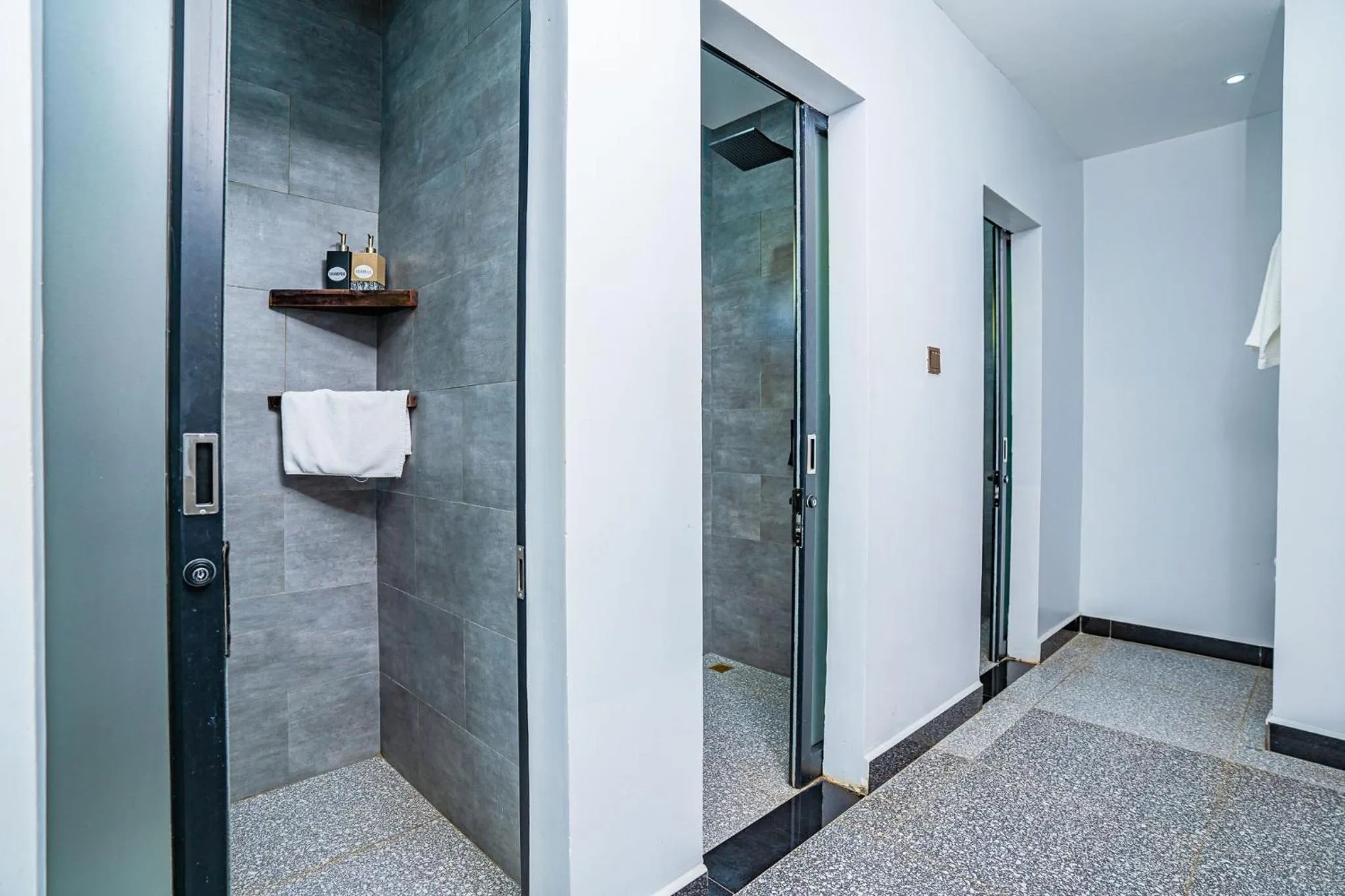 Shower in Kampot Sweet Boutique