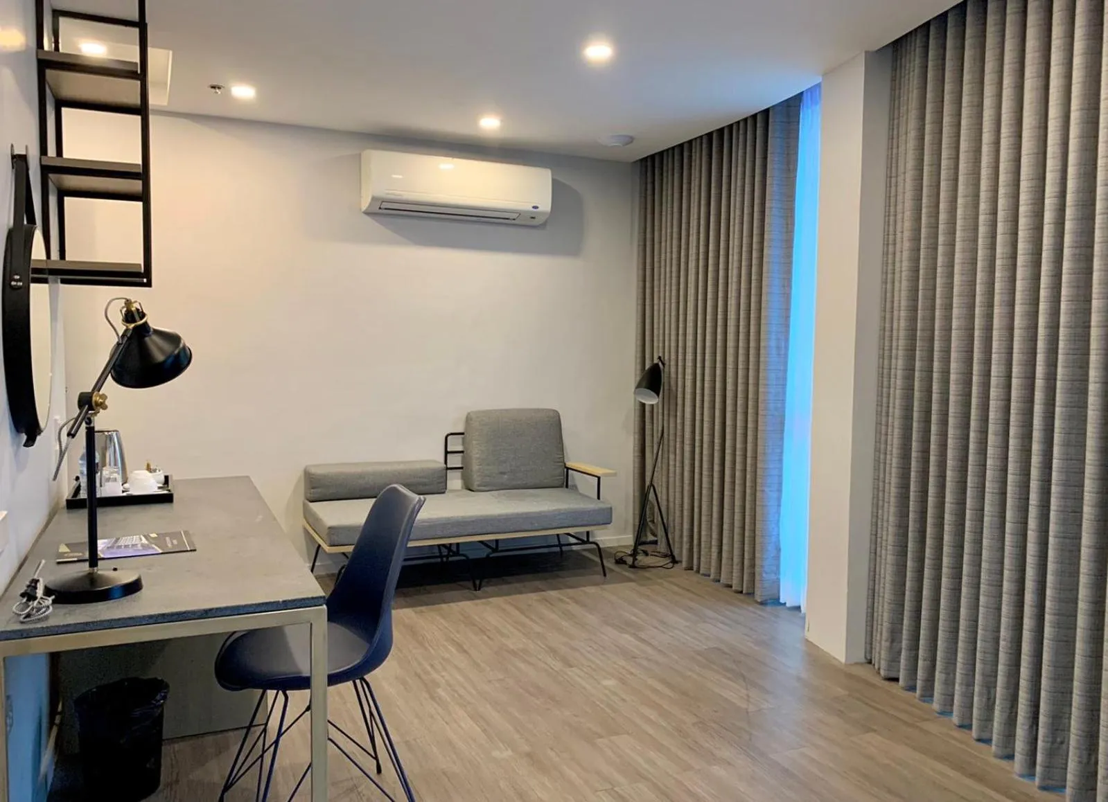 Bedroom in JET Hotel