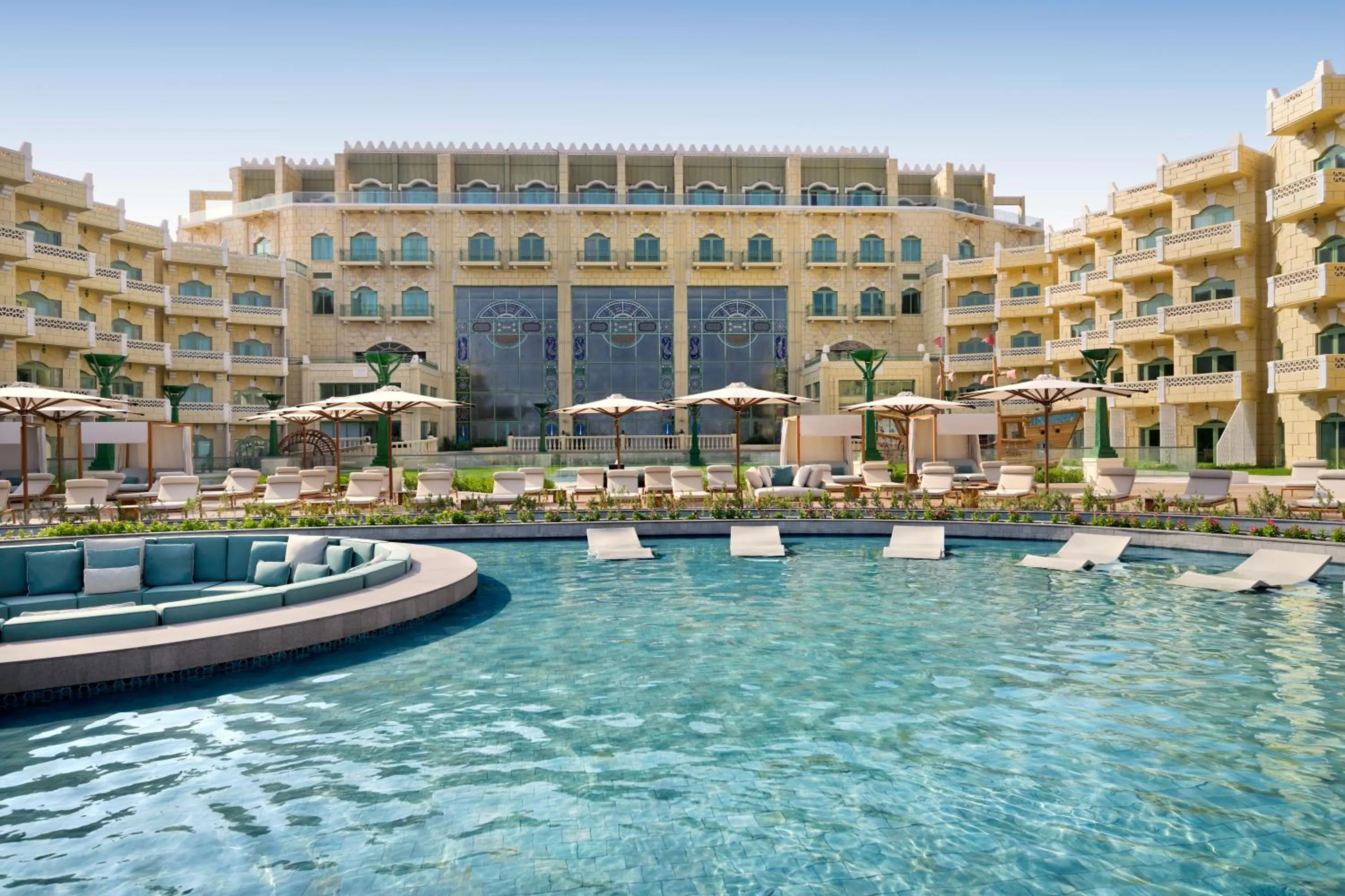 Swimming pool in Grand Hyatt Muscat