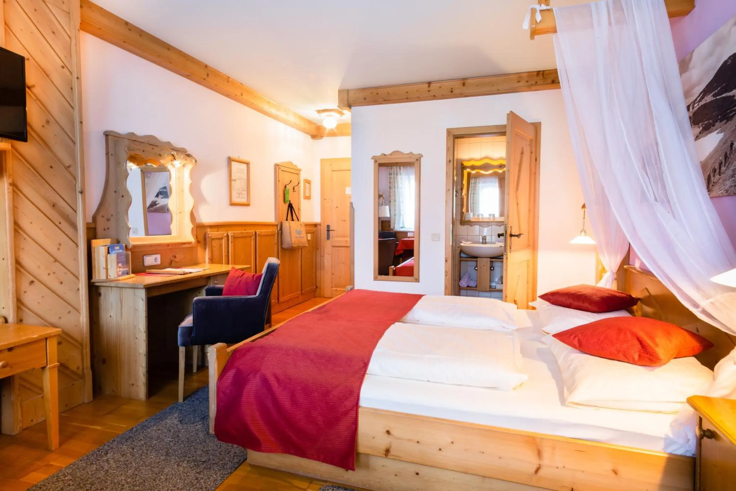 Double Room with Balcony - C in Scharfegger's Raxalpenhof - Zuhause am Land Double Room with Balcony - C in Scharfegger's Raxalpenhof - Zuhause am Land