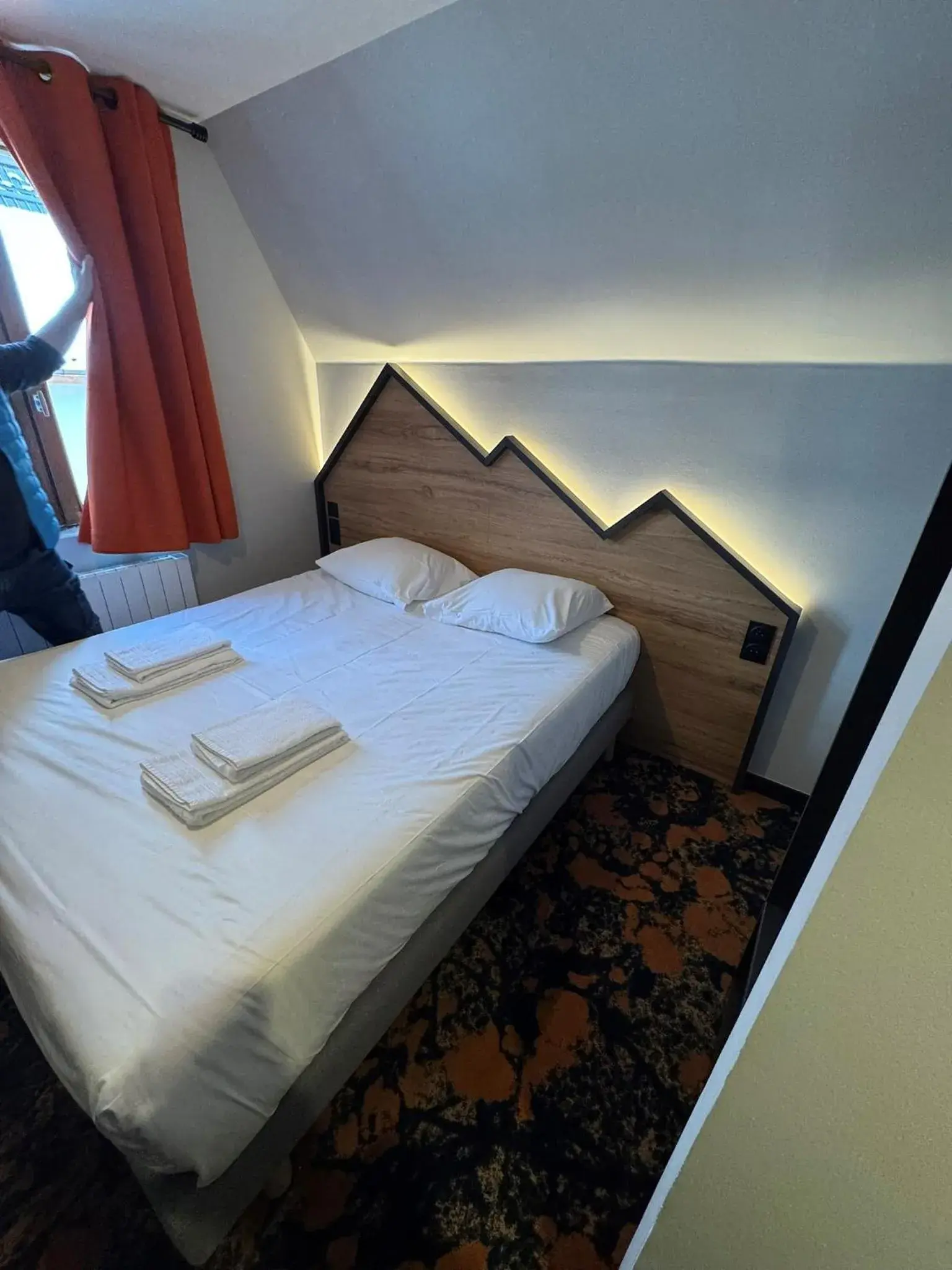 Bedroom, Bed in Hotel Base Camp Lodge - Les 2 Alpes Bedroom, Bed in Hotel Base Camp Lodge - Les 2 Alpes