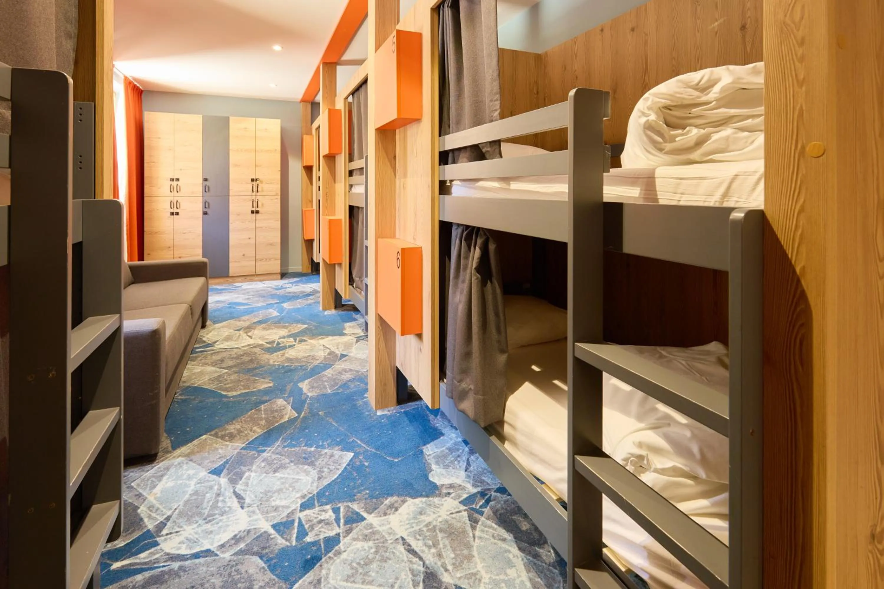 bunk bed, Bed in Hotel Base Camp Lodge - Les 2 Alpes