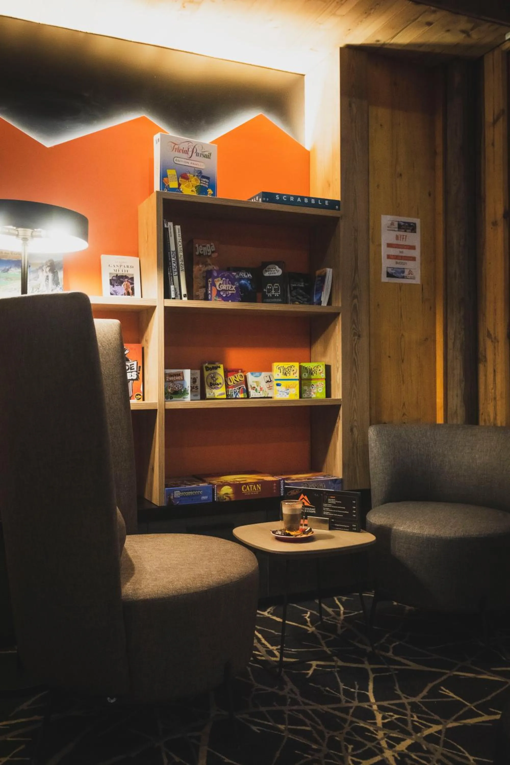 Lounge or bar in Hotel Base Camp Lodge - Les 2 Alpes