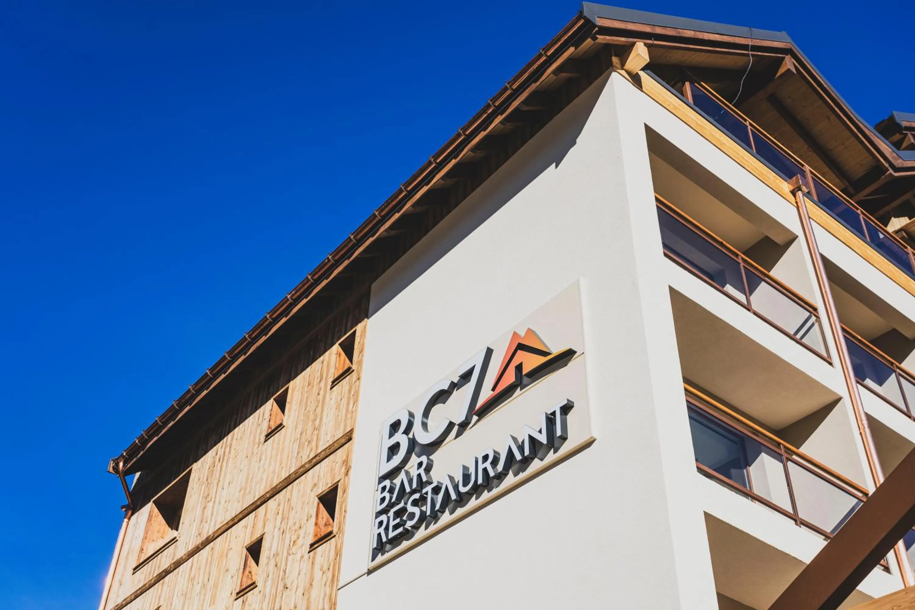 Facade/entrance in Hotel Base Camp Lodge - Les 2 Alpes