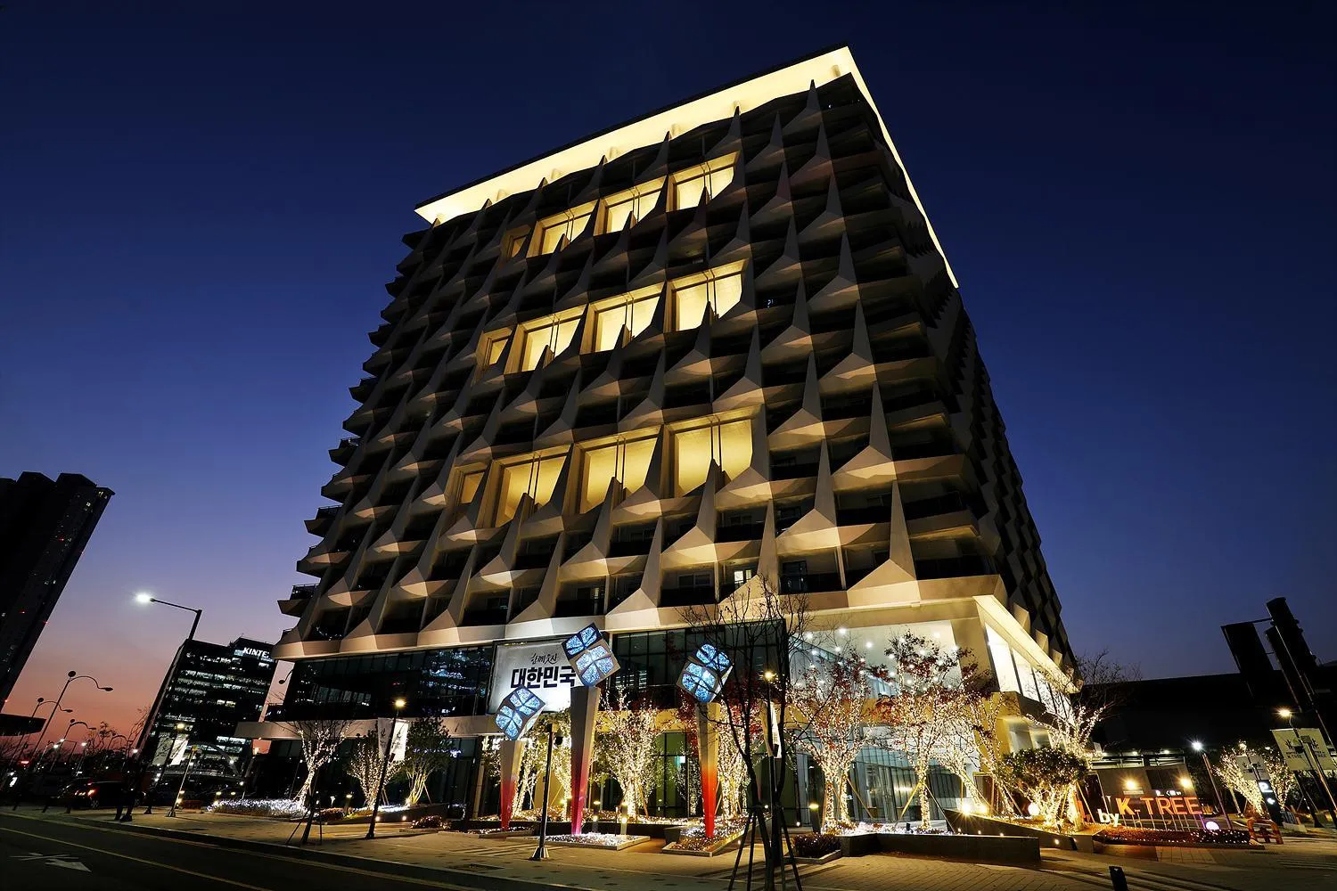 Property building in Kintex by K-tree