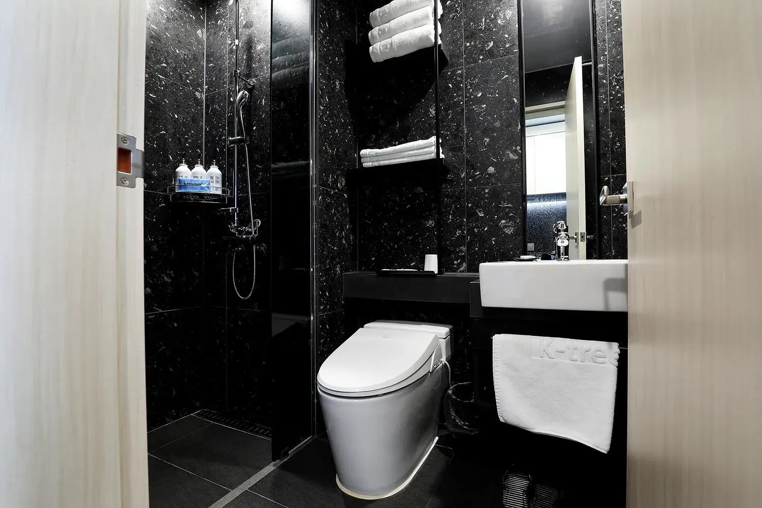 Bathroom in Kintex by K-tree Bathroom in Kintex by K-tree