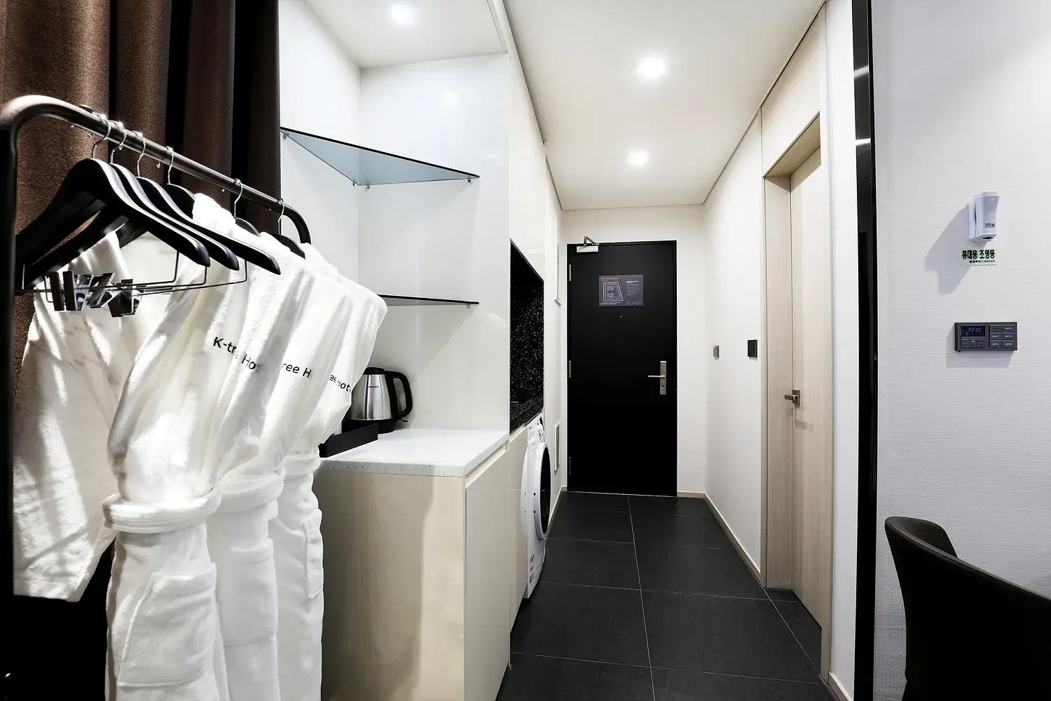 Photo of the whole room in Kintex by K-tree Photo of the whole room in Kintex by K-tree