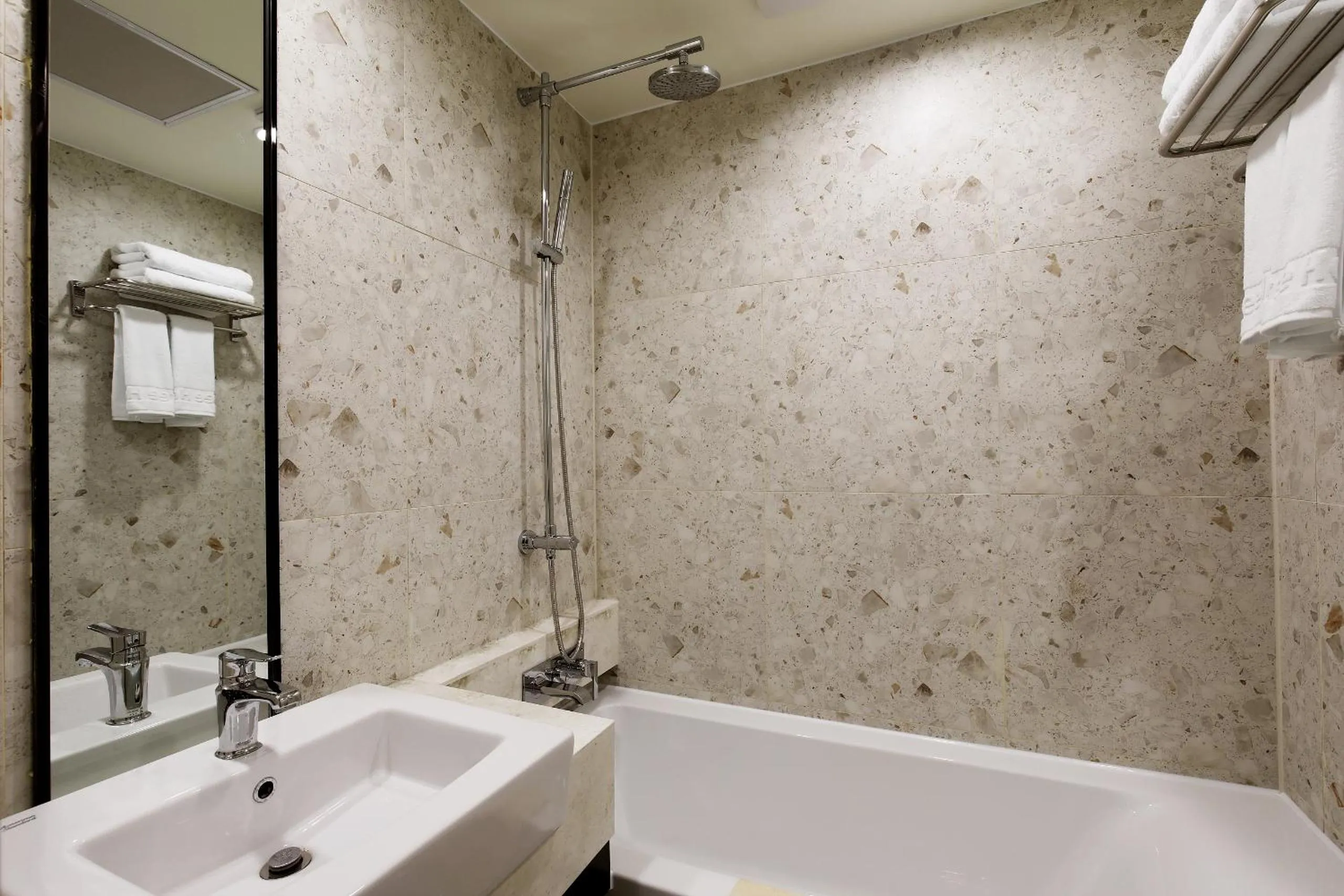 Bath in Kintex by K-tree