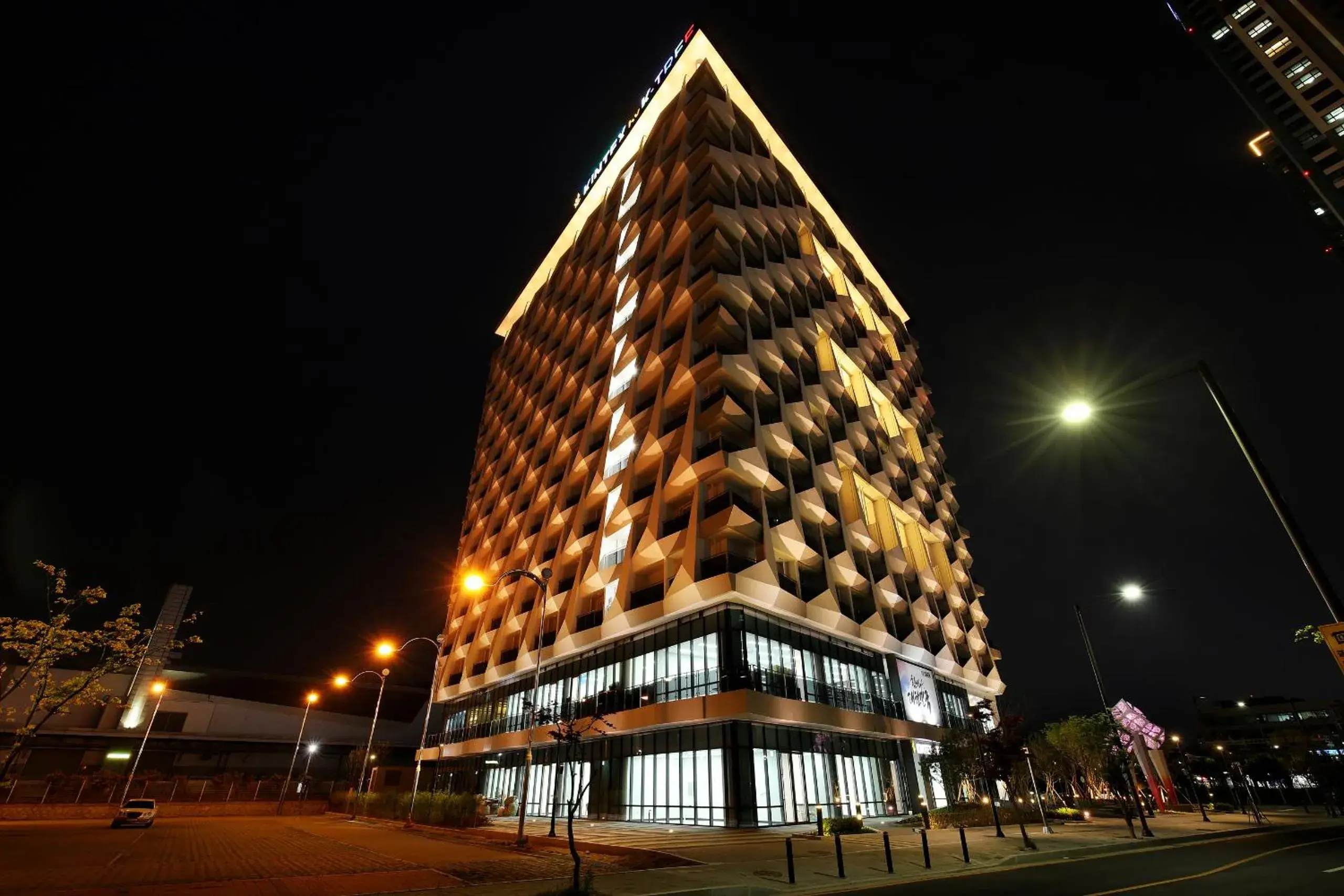 Facade/entrance in Kintex by K-tree Facade/entrance in Kintex by K-tree