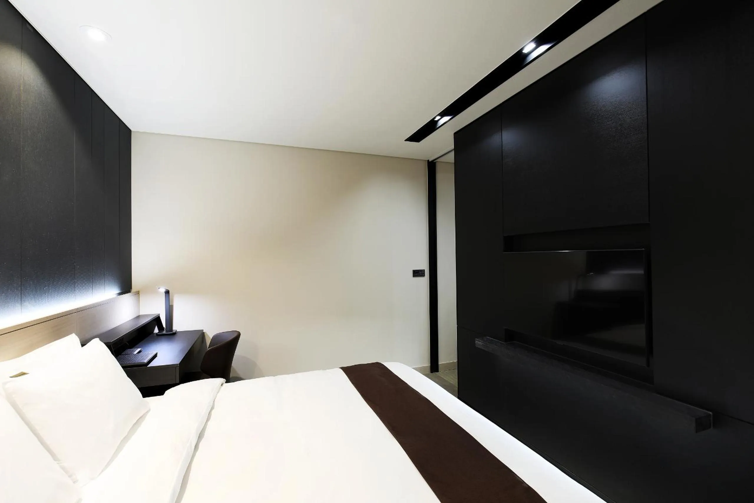 Photo of the whole room in Kintex by K-tree