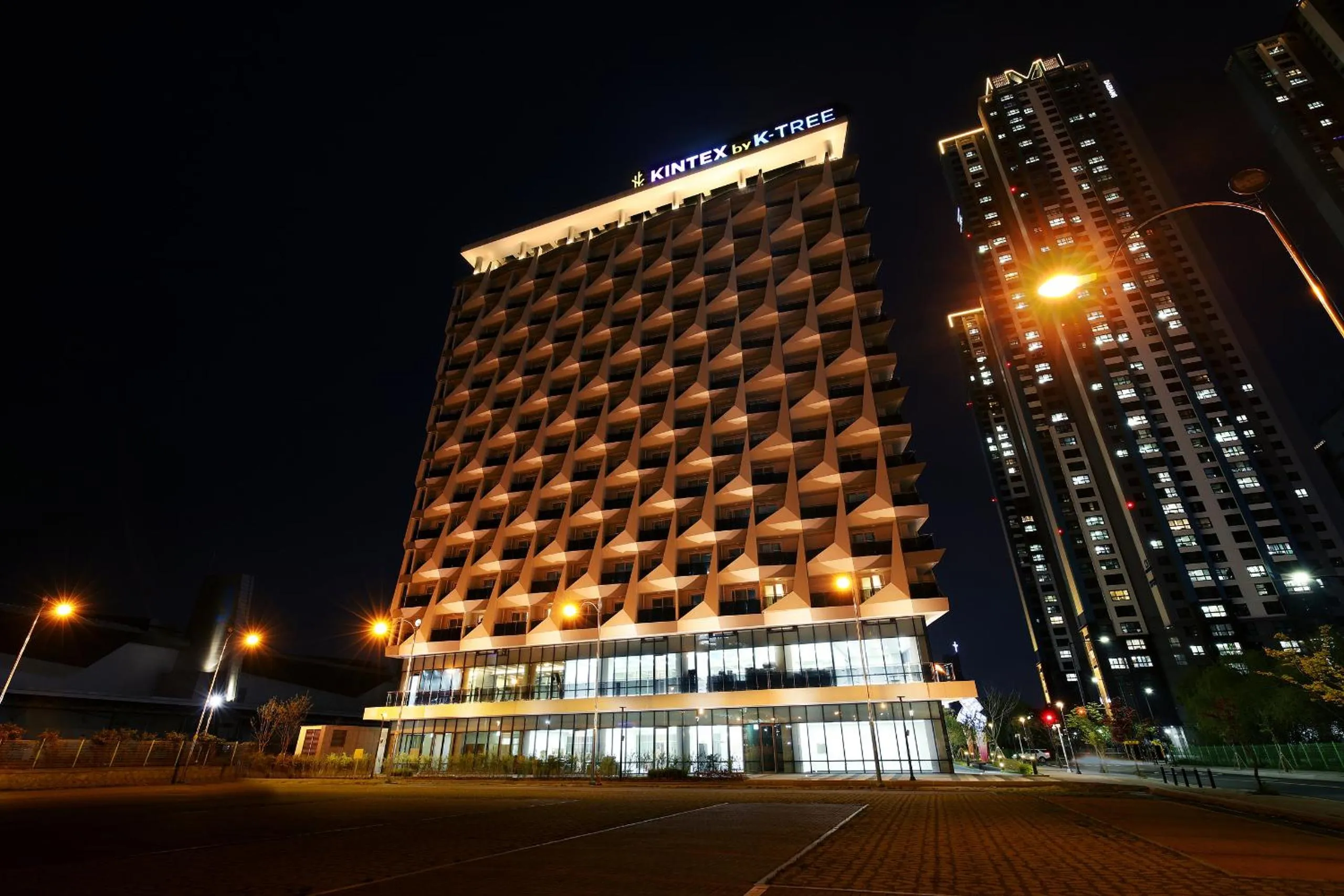 Facade/entrance in Kintex by K-tree