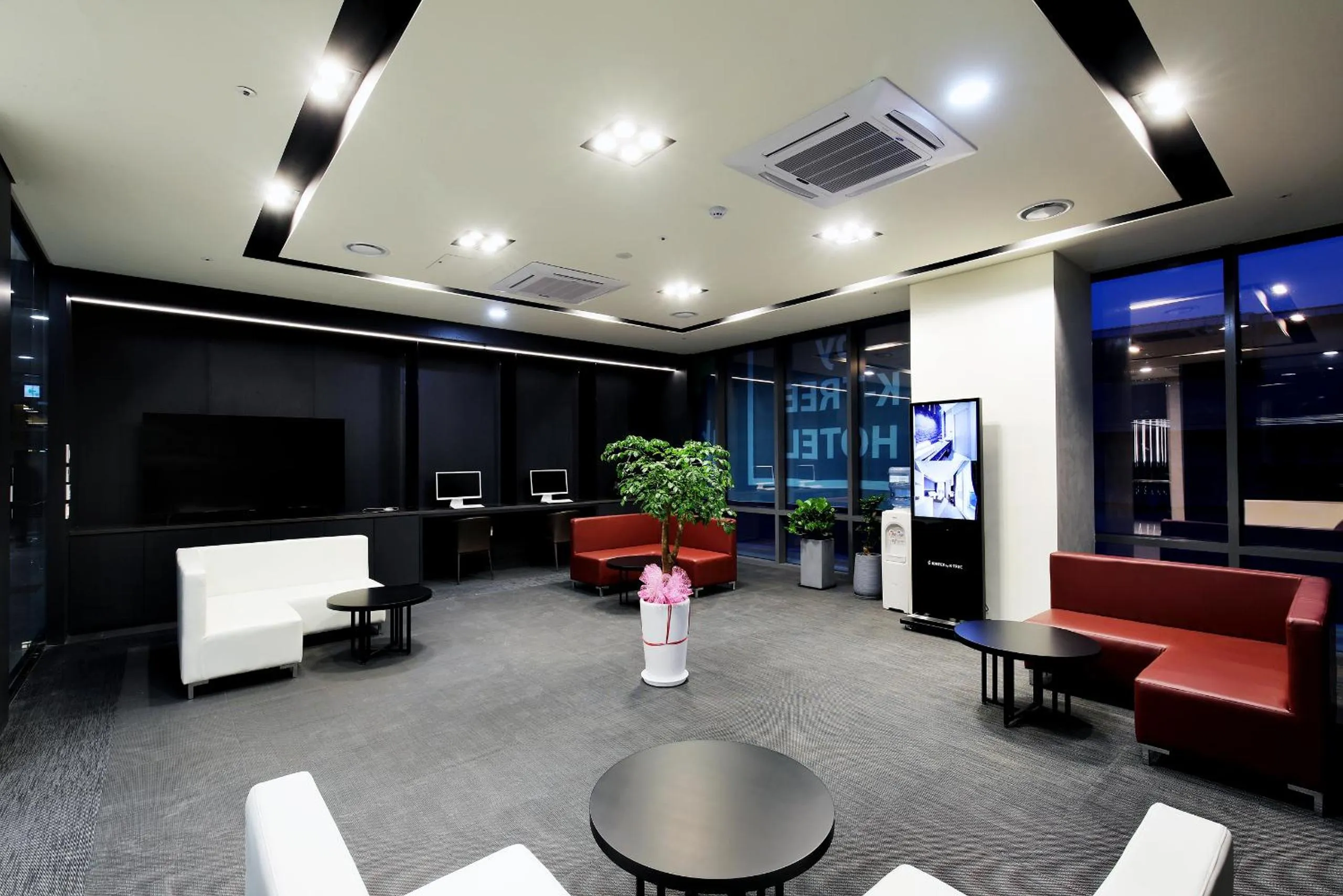 Business facilities in Kintex by K-tree
