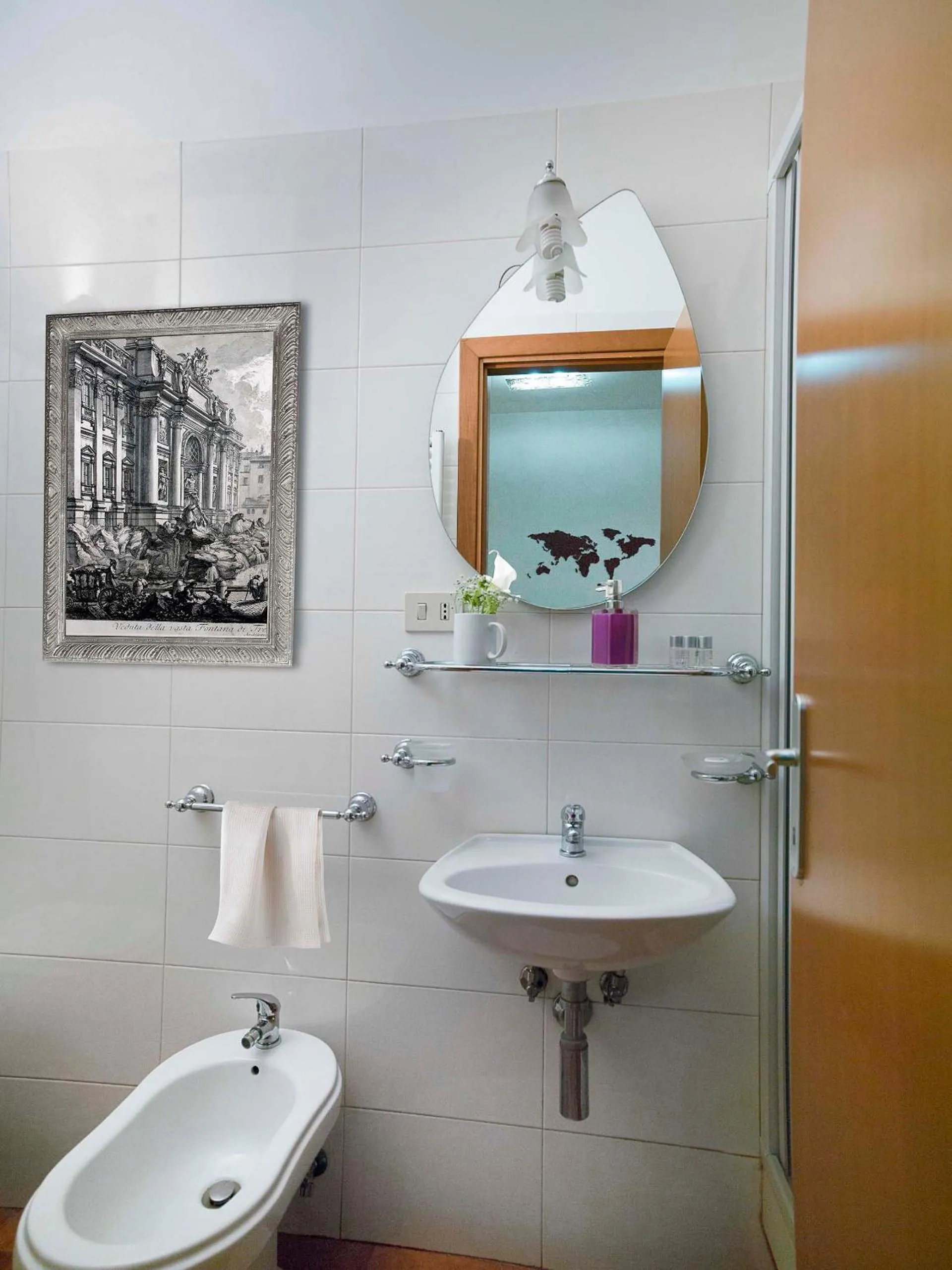 Bathroom in Navona Open Space Apartments